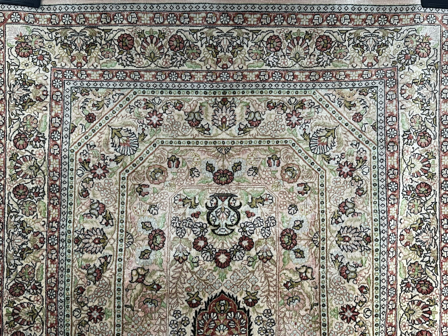 Orientteppich handgeknüpft Hereke 127x77 cm Seide auf Seide