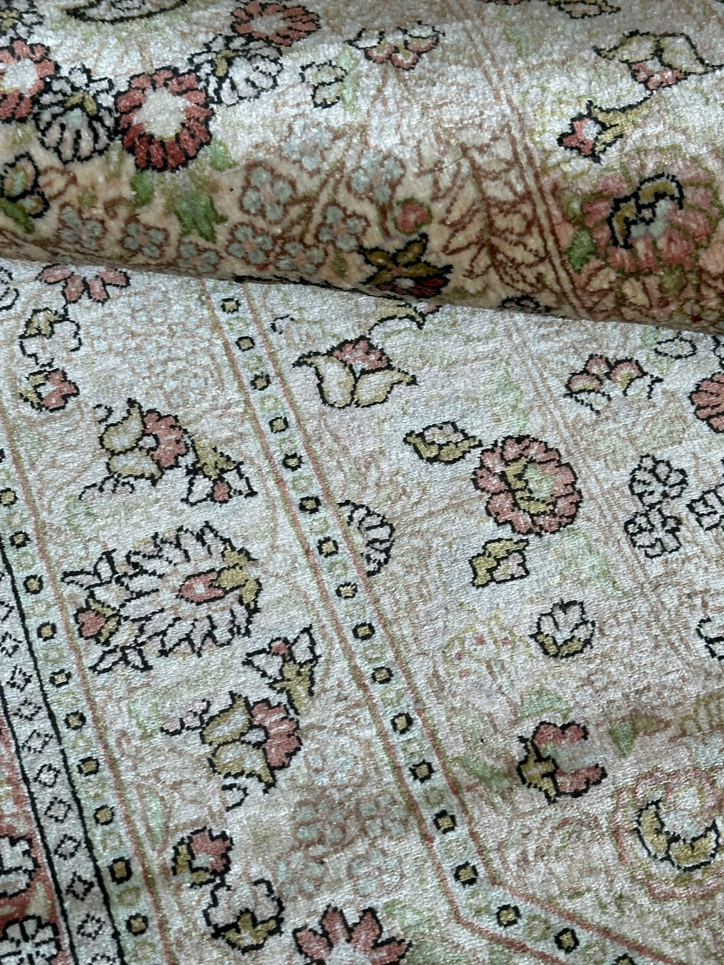 Orientteppich handgeknüpft Hereke 127x77 cm Seide auf Seide
