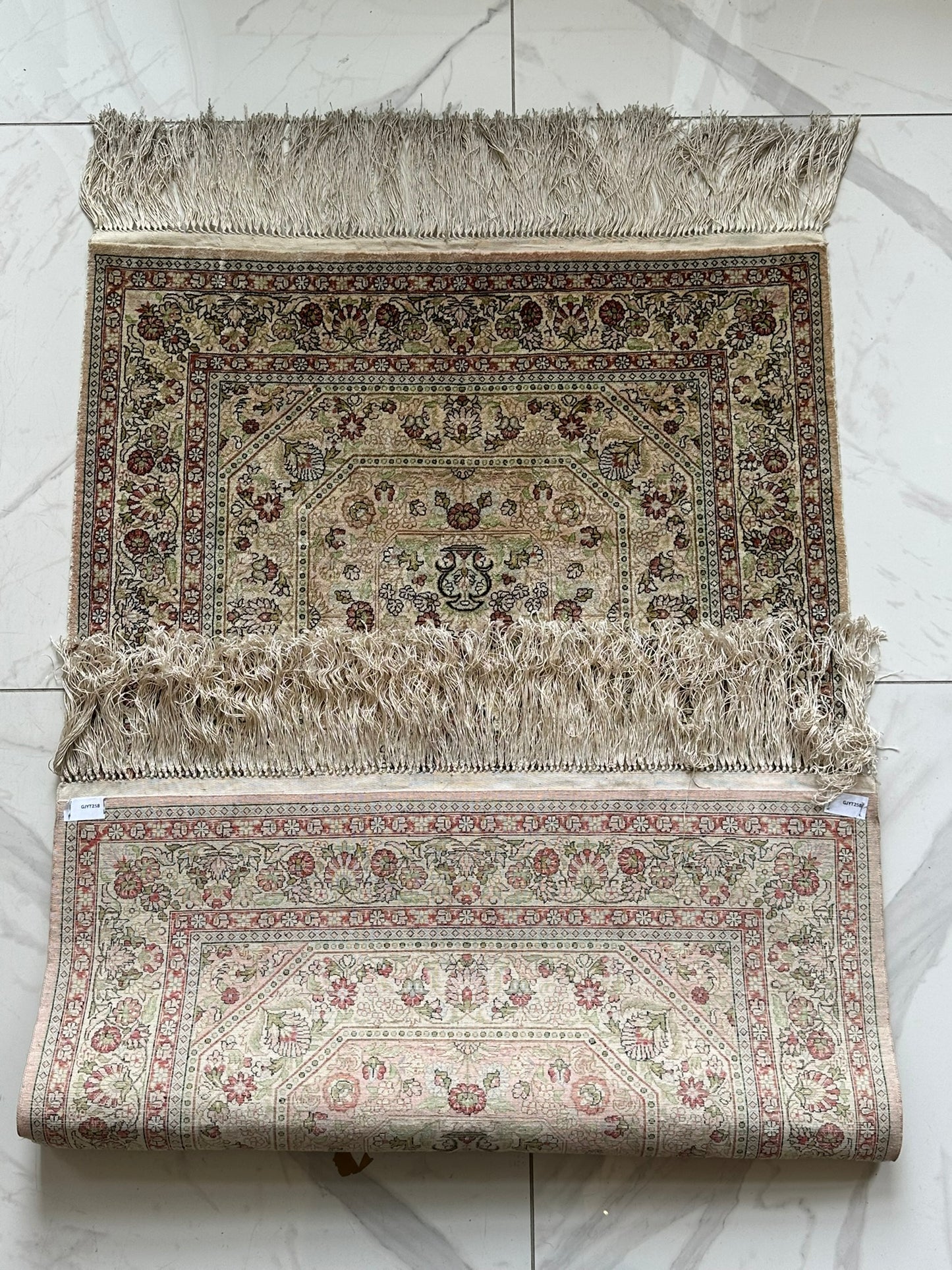 Orientteppich handgeknüpft Hereke 127x77 cm Seide auf Seide