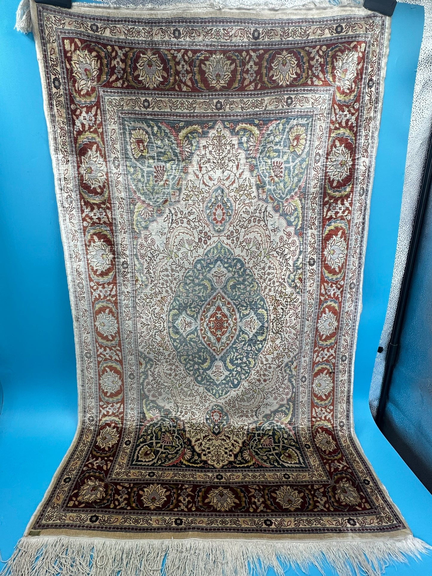 Orientteppich handgeknüpft Hereke 145x85 cm Seide auf Seide