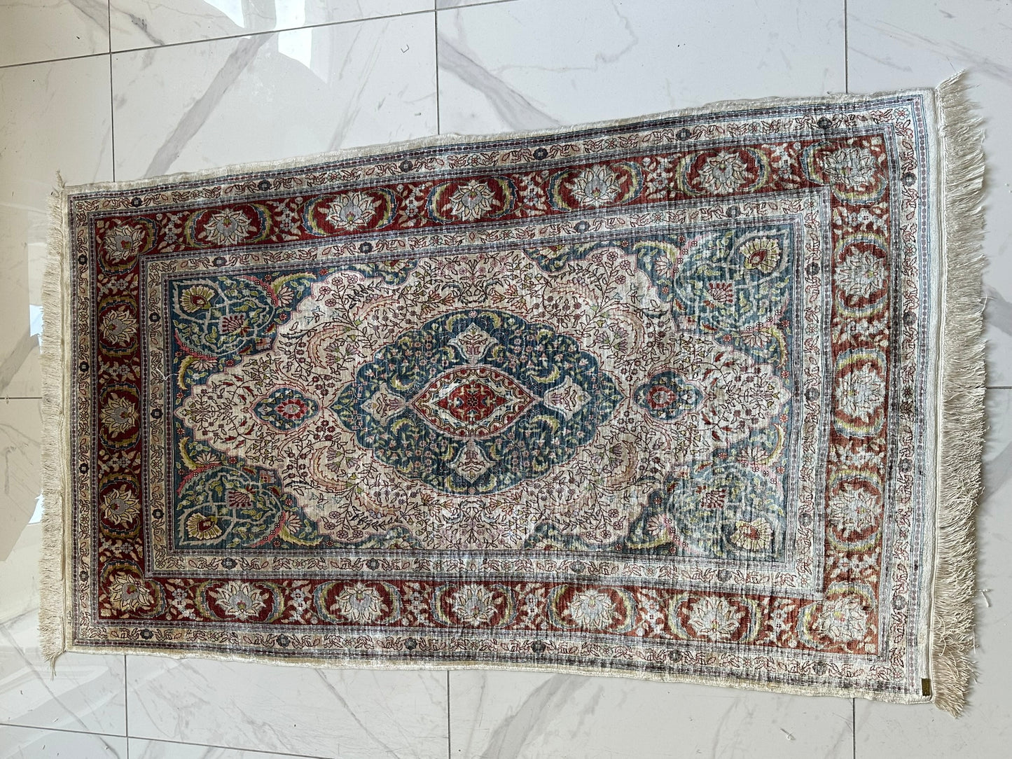 Orientteppich handgeknüpft Hereke 145x85 cm Seide auf Seide