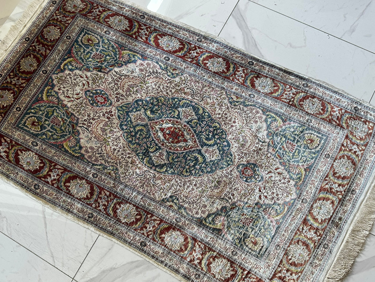Orientteppich handgeknüpft Hereke 145x85 cm Seide auf Seide
