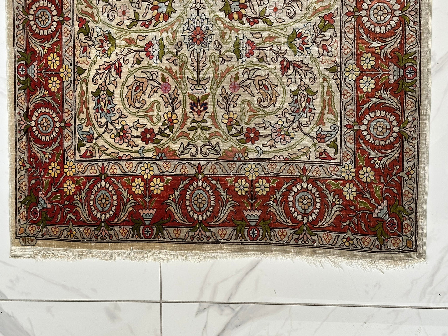 Orientteppich handgeknüpft Hereke 107x67 cm Seide auf Seide