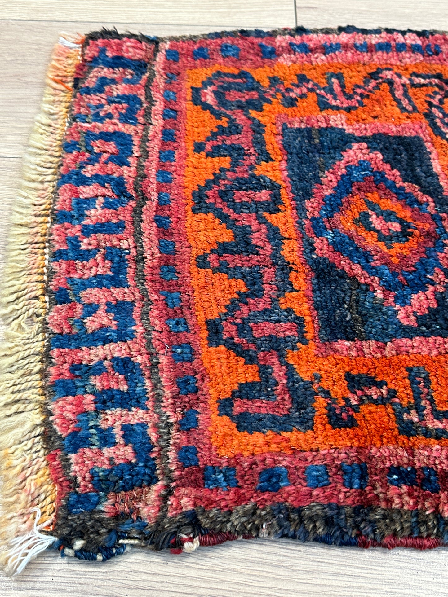 Handgeknüpfter Perser Orientteppich Poschti 44x49 cm