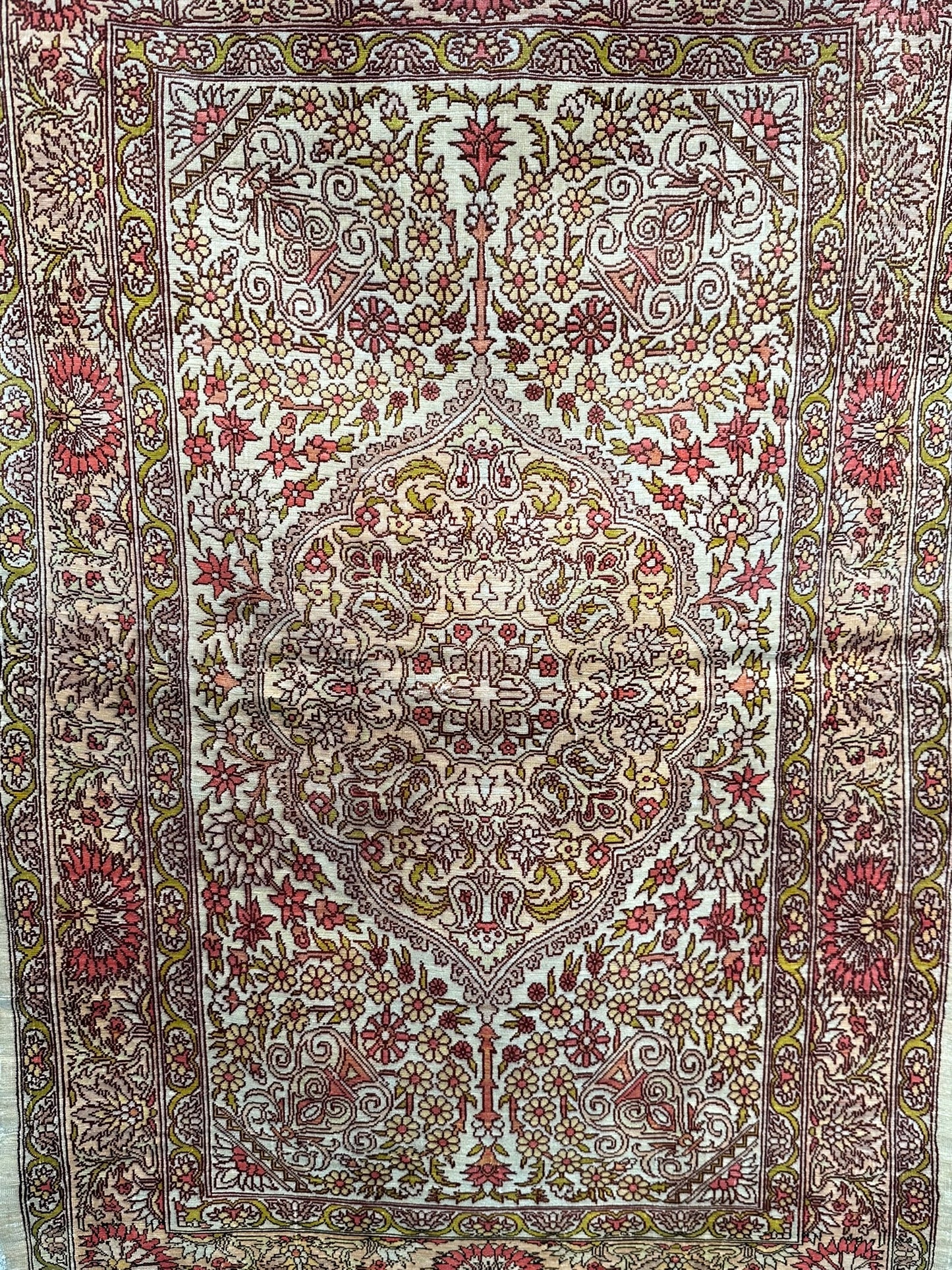 Orientteppich handgeknüpft 142x92 cm Hereke Seide auf seide