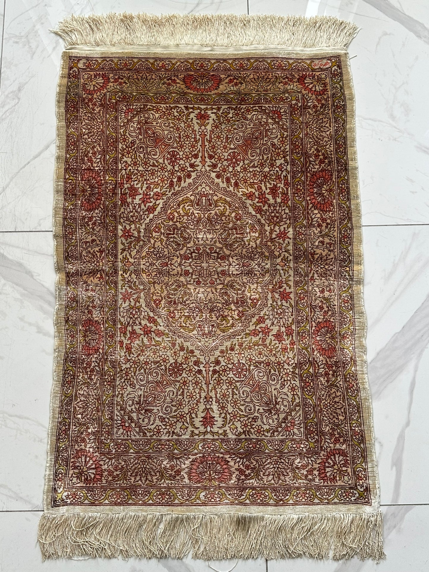 Orientteppich handgeknüpft 142x92 cm Hereke Seide auf seide