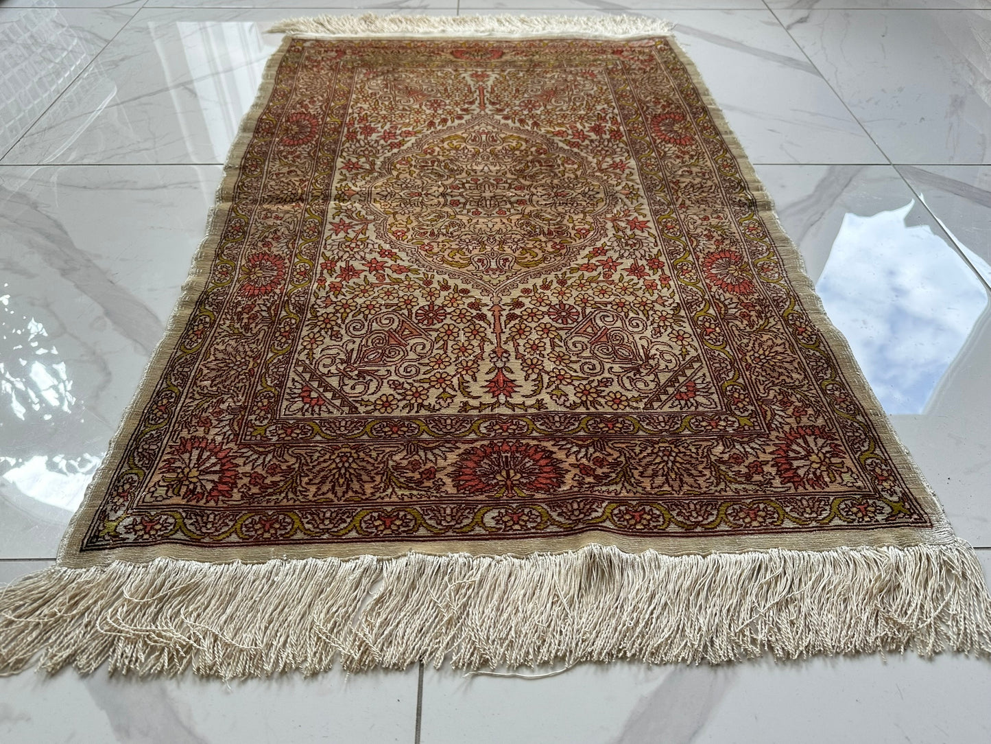 Orientteppich handgeknüpft 142x92 cm Hereke Seide auf seide