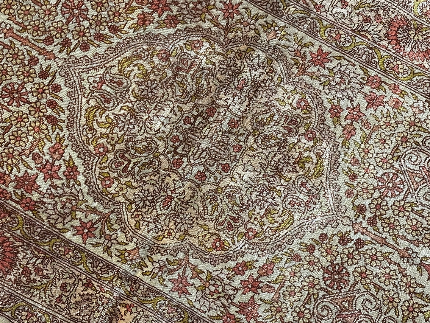 Orientteppich handgeknüpft 142x92 cm Hereke Seide auf seide