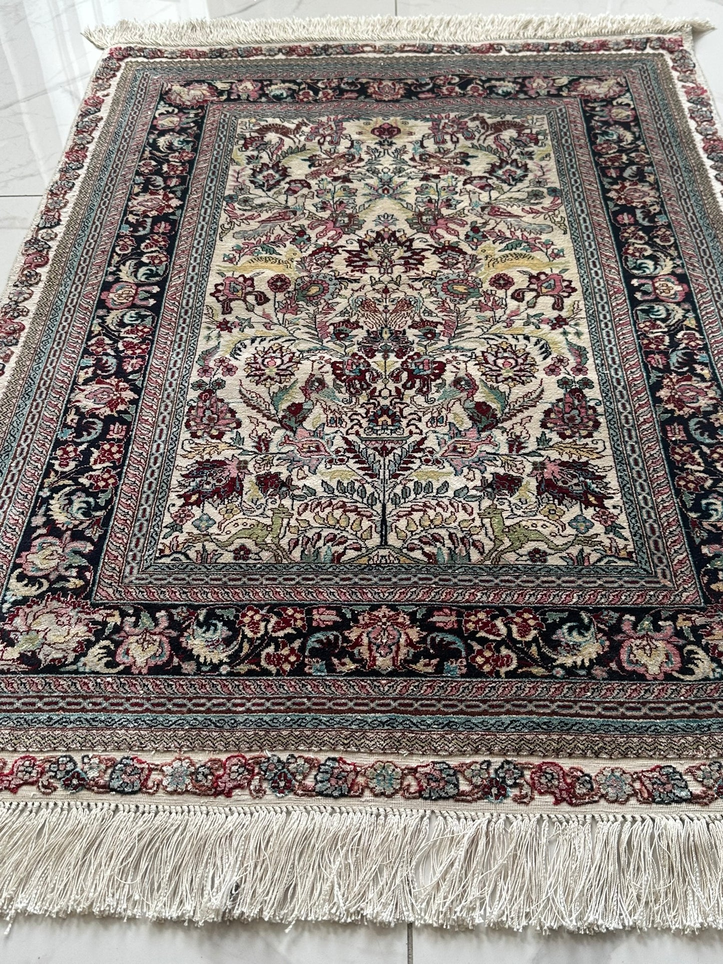 Orientteppich handgeknüpft 108x77 cm Hereke  seide auf Seide