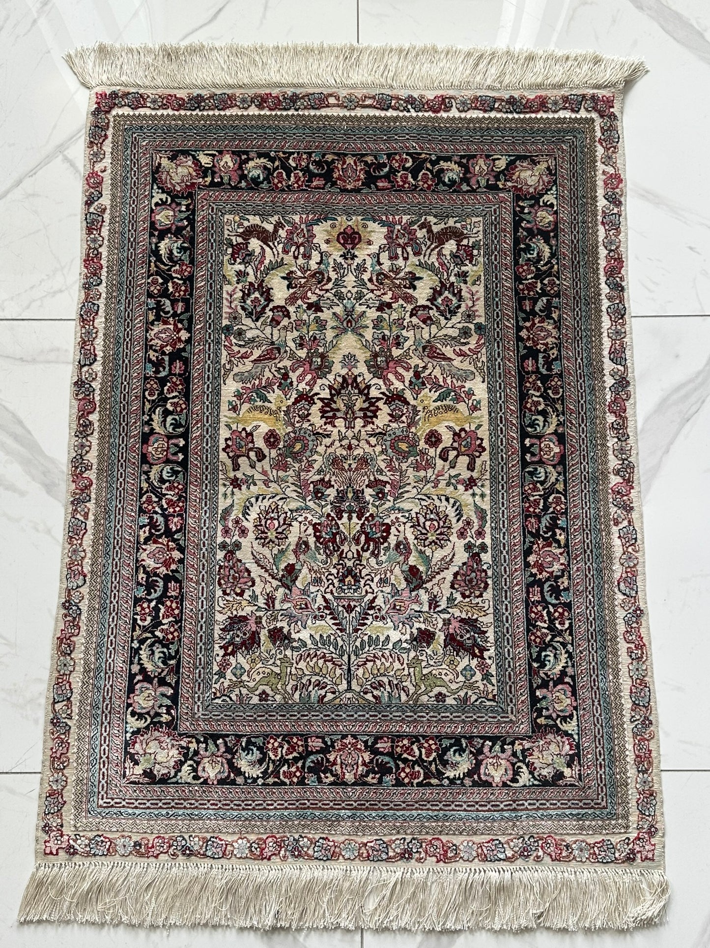 Orientteppich handgeknüpft 108x77 cm Hereke  seide auf Seide