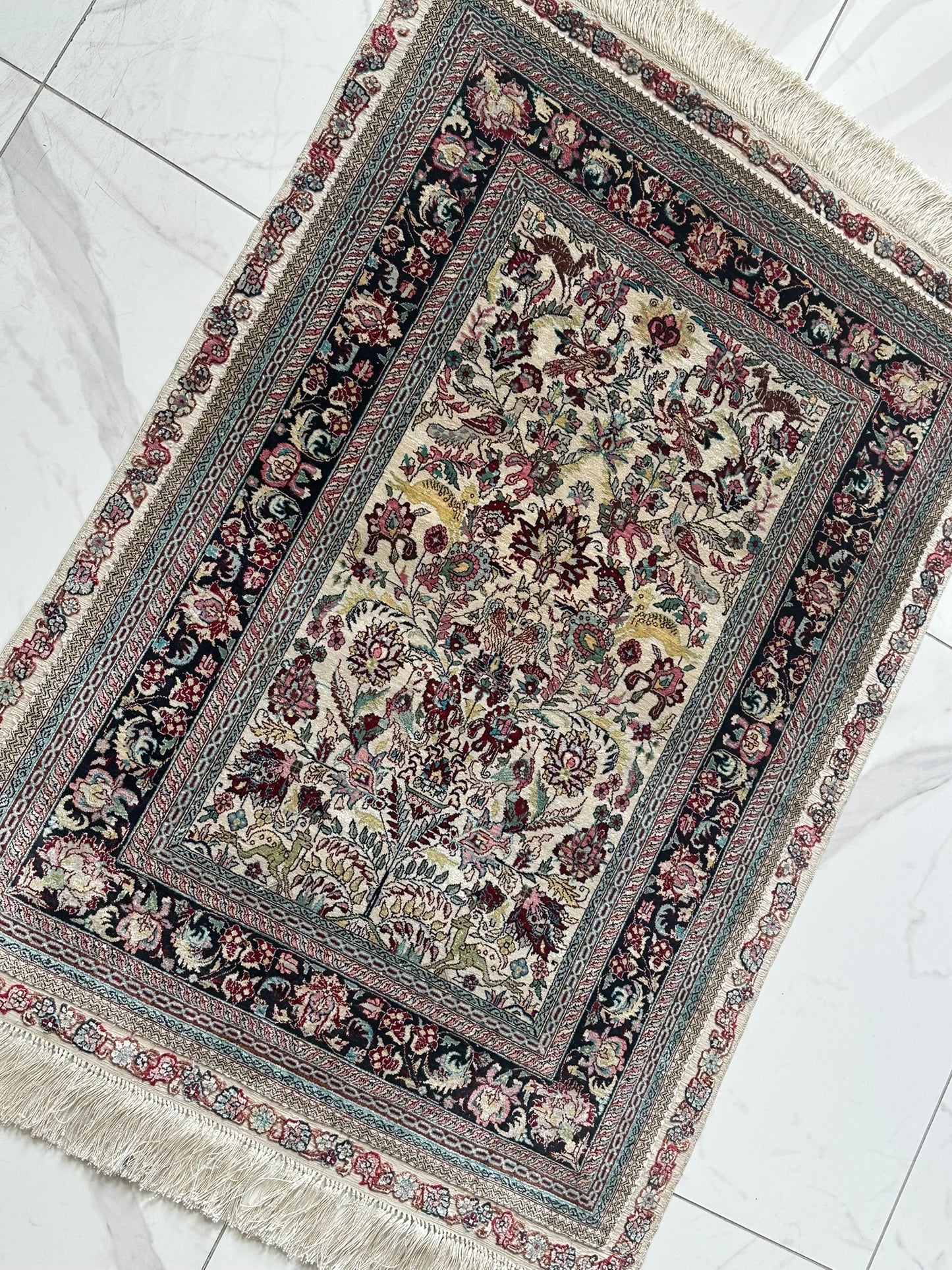 Orientteppich handgeknüpft 108x77 cm Hereke  seide auf Seide