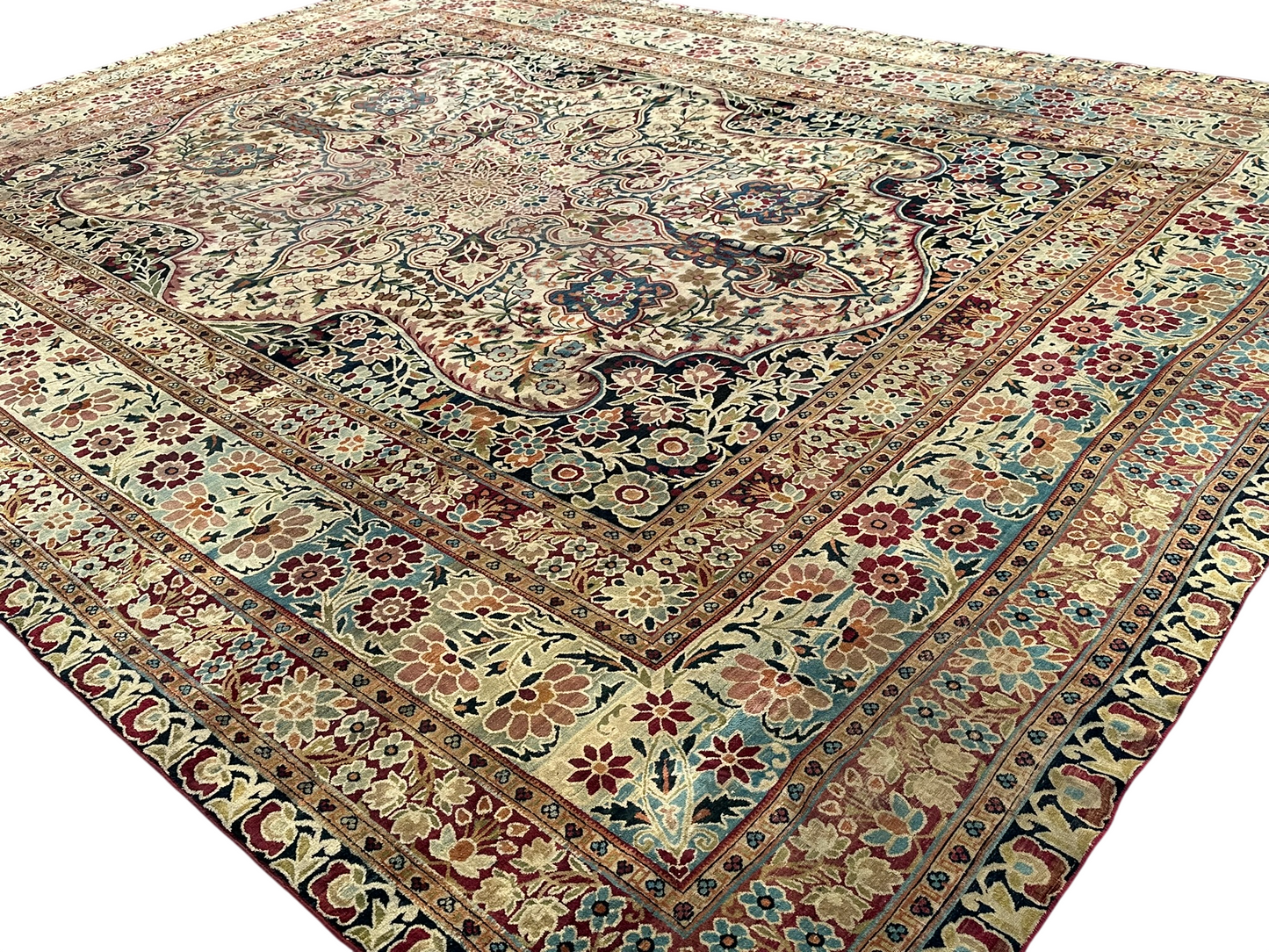 Antiker Orientteppich Handgeknüpft Agra Naturfarben 540x435 cm Signiert