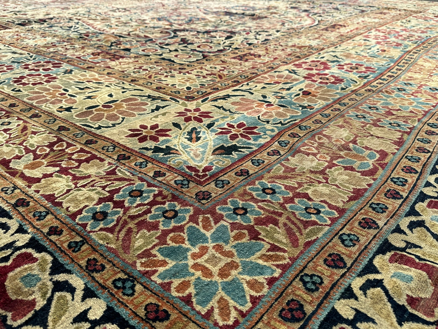 Antiker Orientteppich Handgeknüpft Agra Naturfarben 540x435 cm Signiert