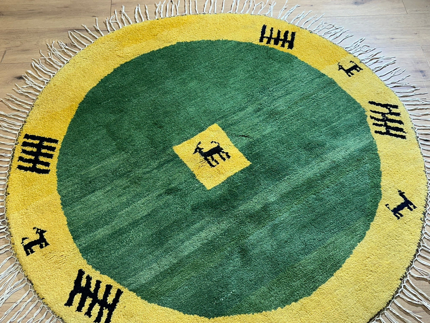 Moderner Gabbeh Teppich handgeknüpft rund ca. 145 cm