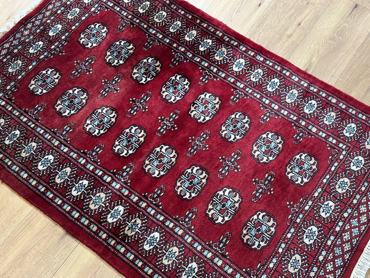 Orientteppich handgeknüpft Jomut Buchara 148x96 cm