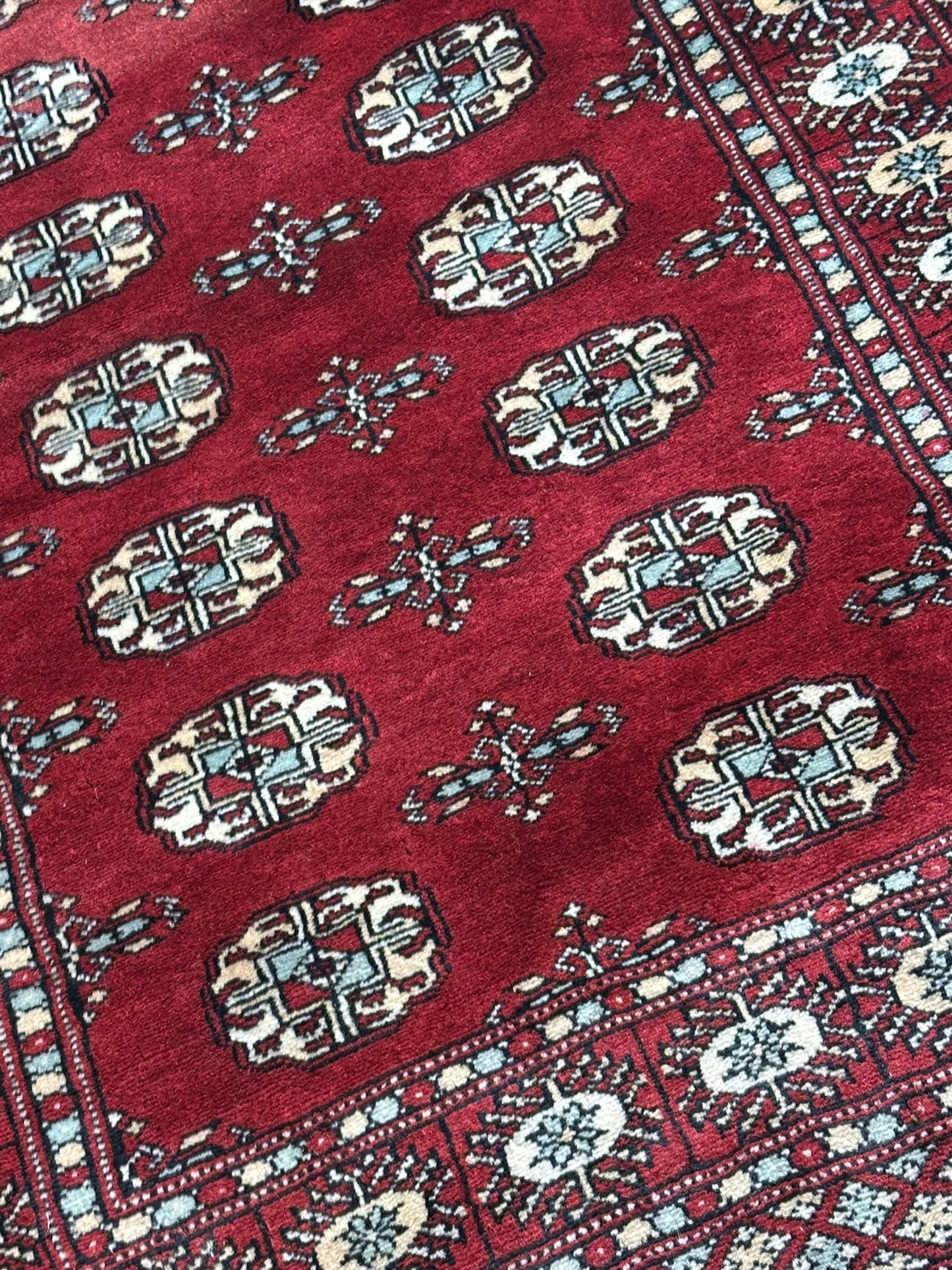 Orientteppich handgeknüpft Jomut Buchara 148x96 cm
