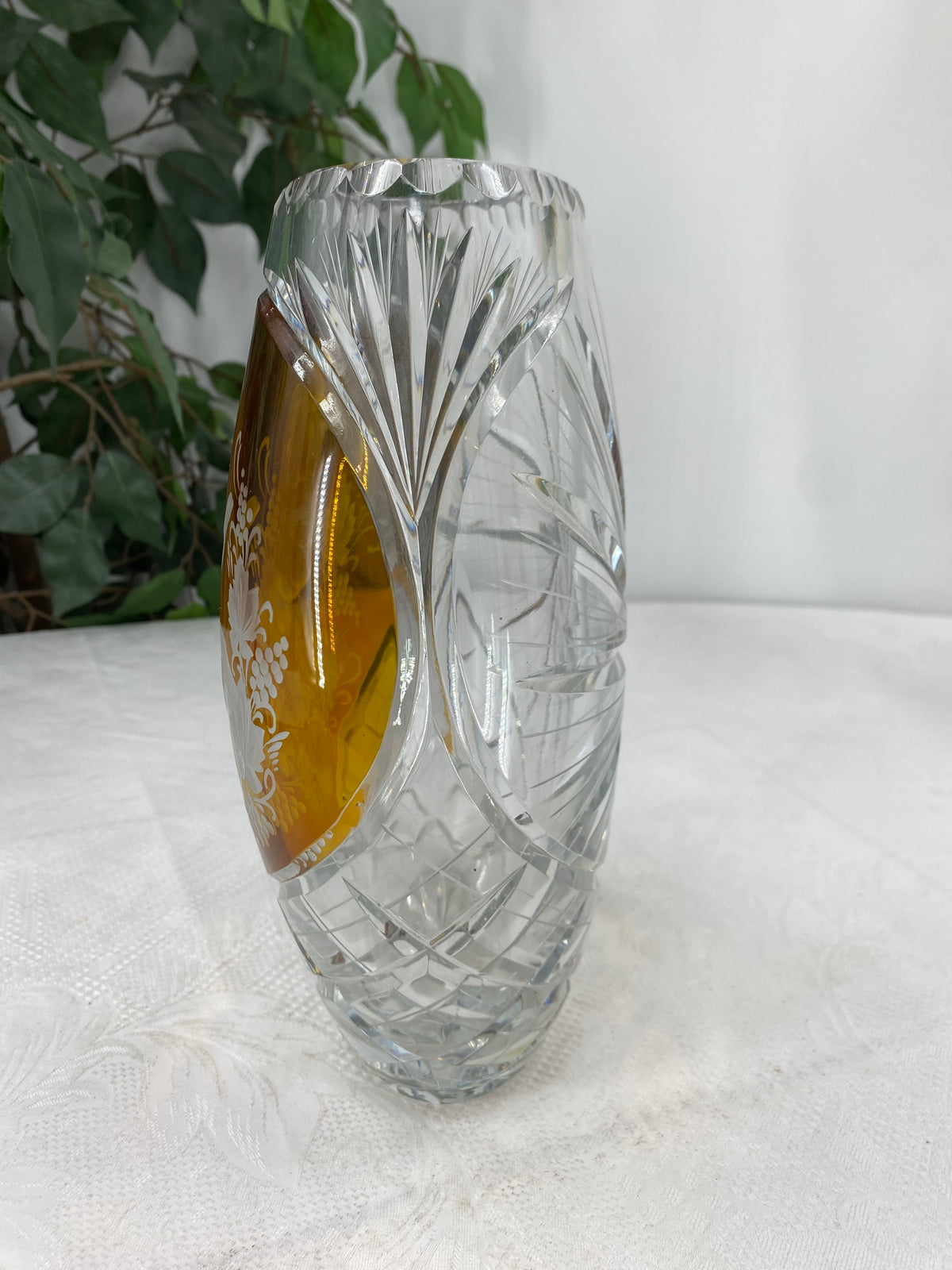 Portraitierte Handgeschliffene Kristallvase Höhe 27cm – Gallery Jarrodi
