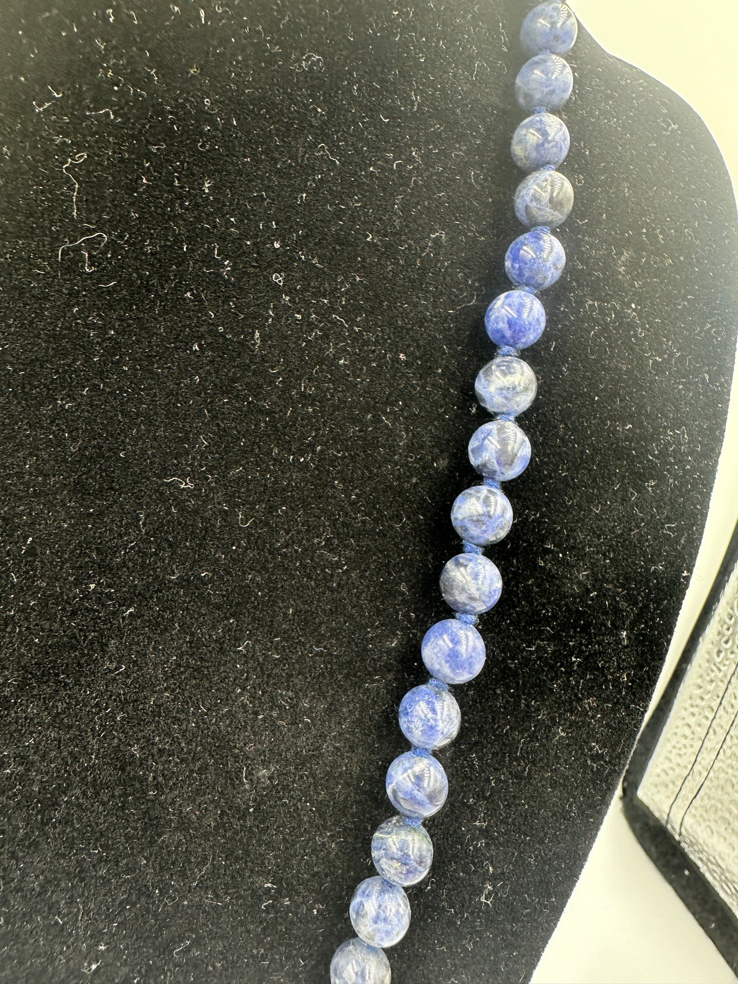 Blaue Kugelkette aus Lapis Lazuli