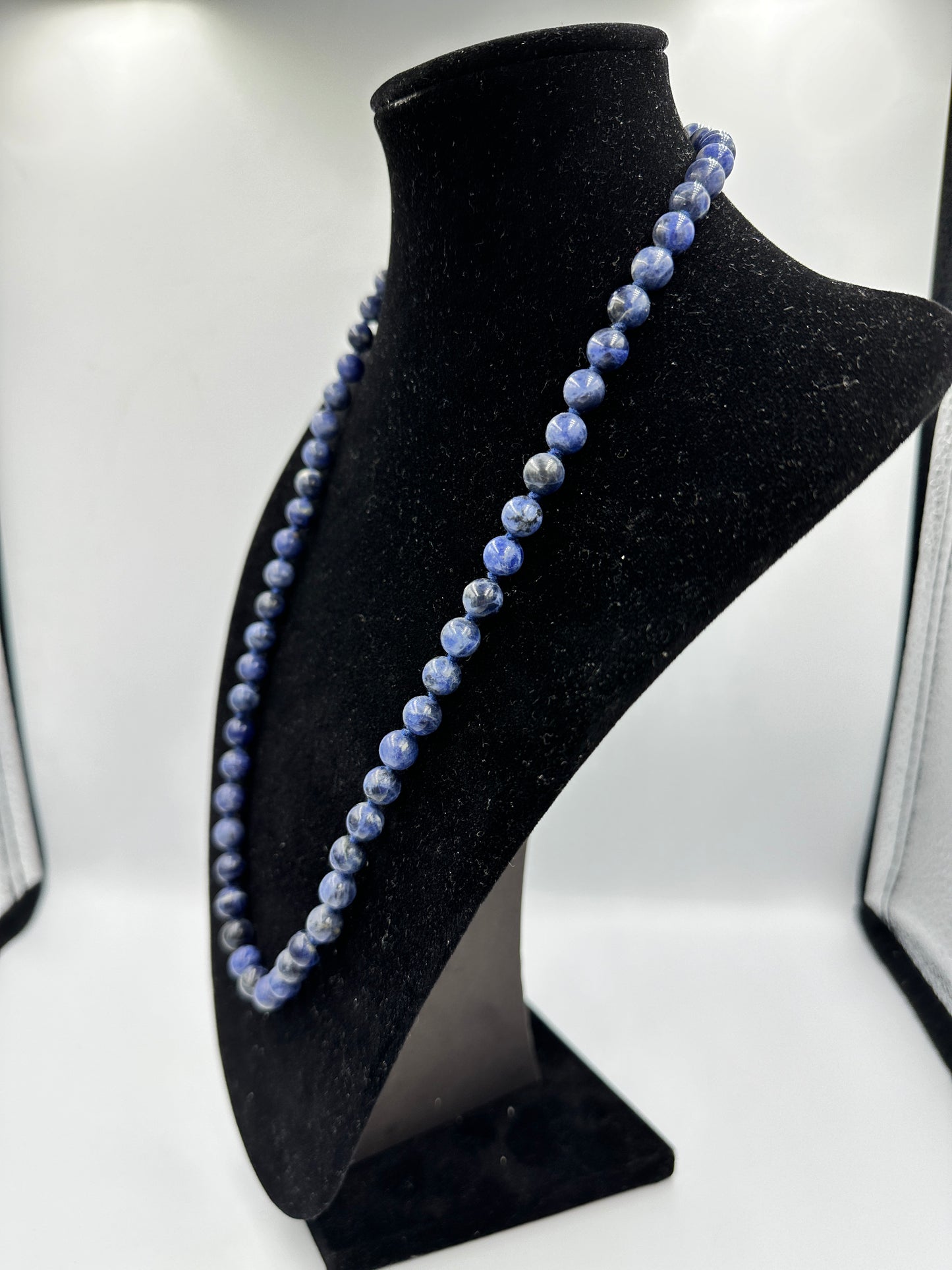 Blaue Kugelkette aus Lapis Lazuli