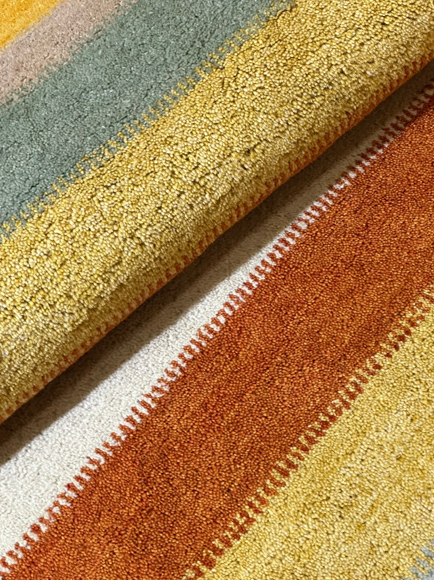 Moderner Gabbeh Teppich handgeknüpft 185x126 cm