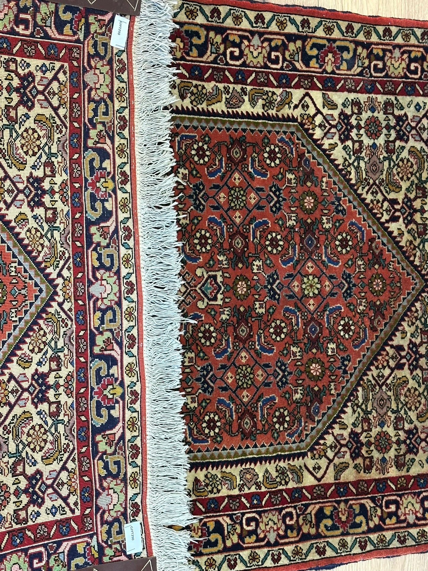 Orientteppich handgeknüpft Bidjar 127x80 cm