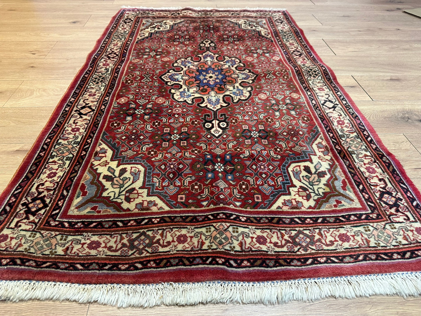 Orientteppich handgeknüpft Bidjar Rosen 167x103 cm