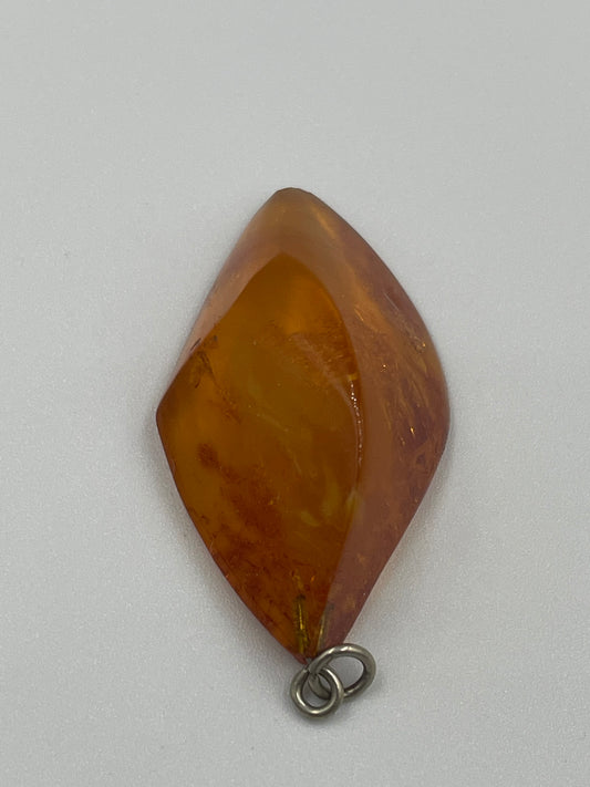 Anhänger aus Bernstein