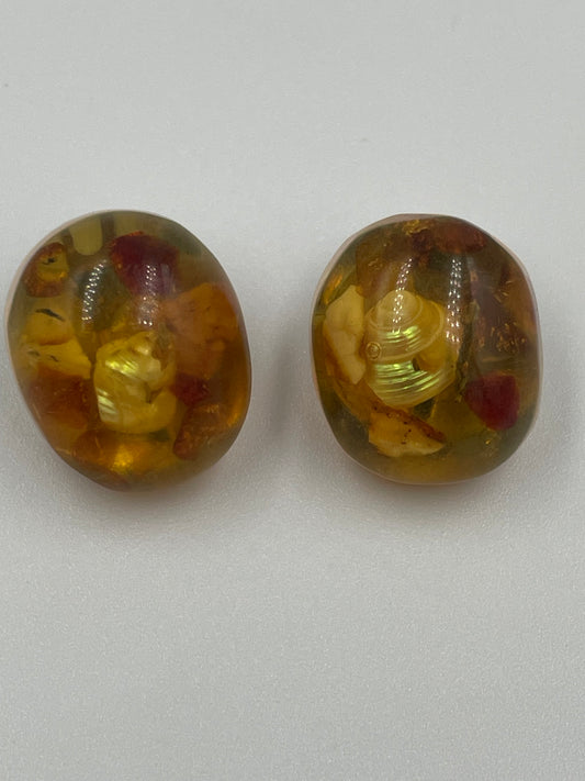 Clip-Ohrringe aus hellgelbem Bernstein mit Einschlüssen