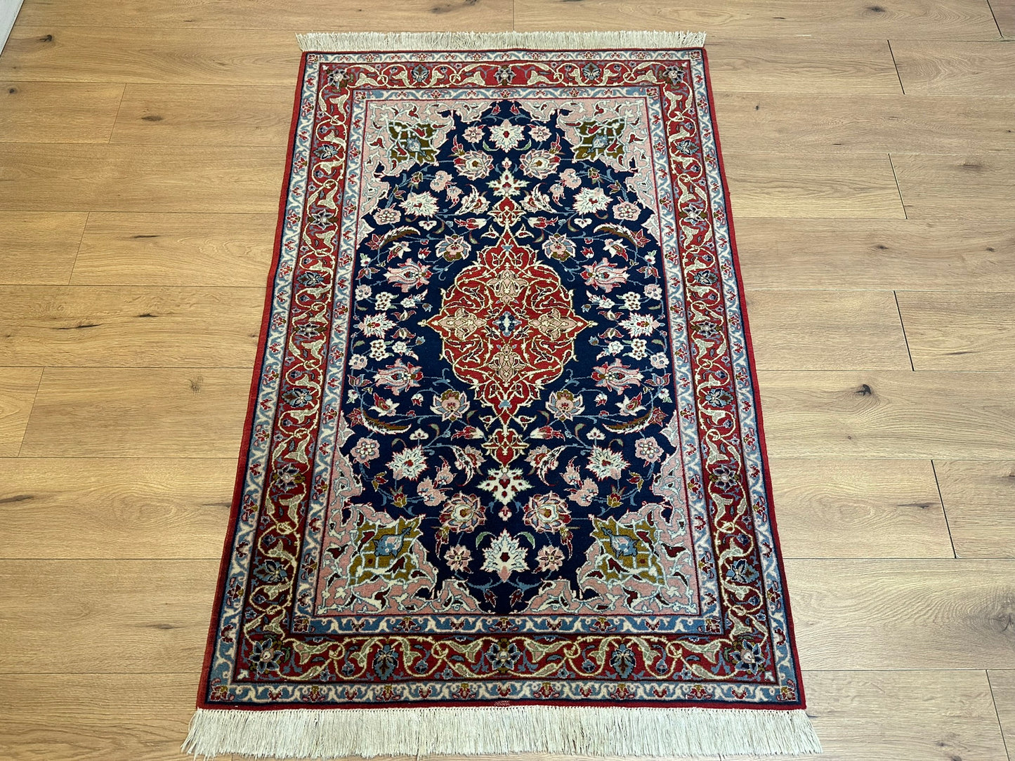 Orientteppich handgeknüpft 155x105 cm Isfahan fein
