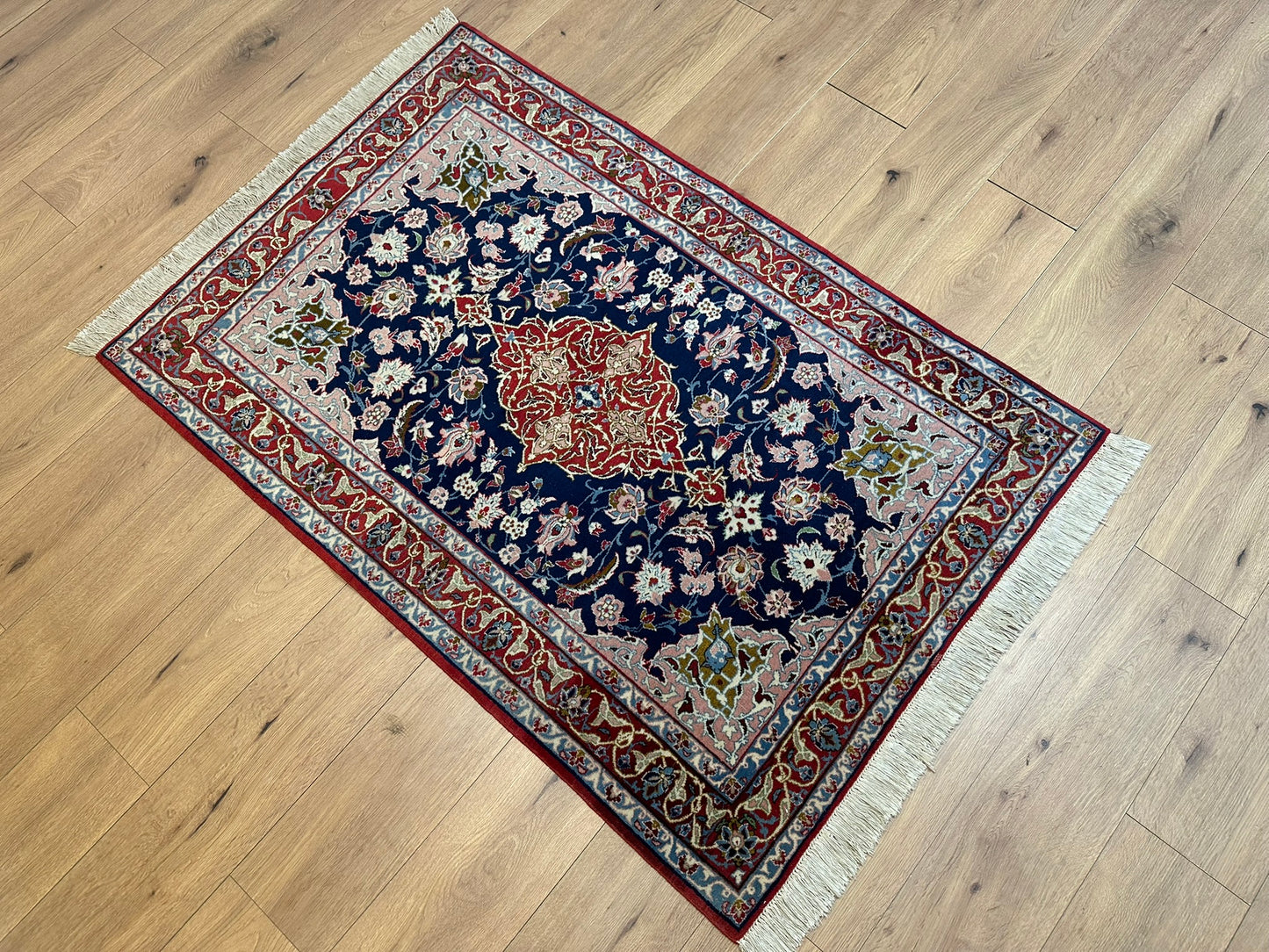 Orientteppich handgeknüpft 155x105 cm Isfahan fein