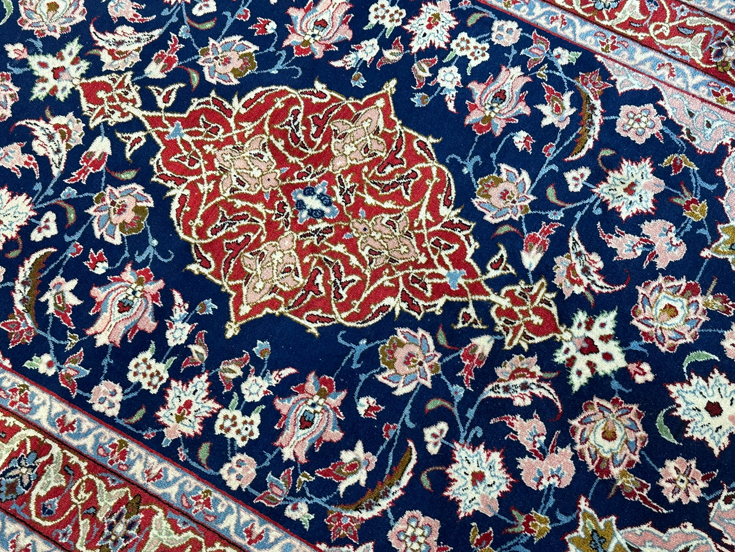 Orientteppich handgeknüpft 155x105 cm Isfahan fein