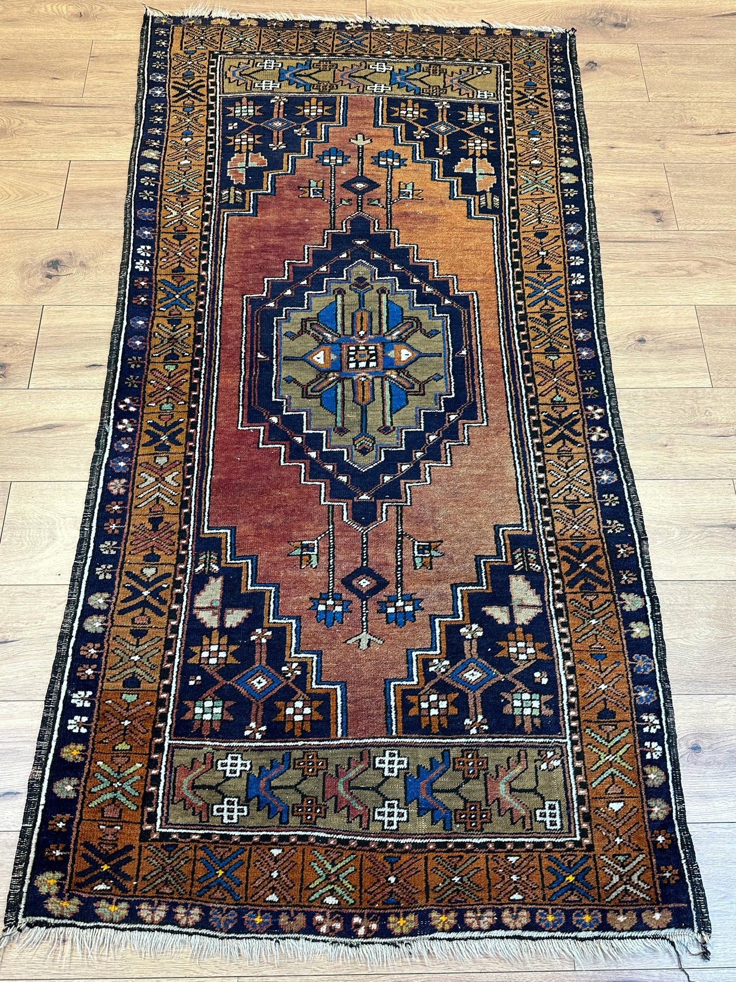 Handgeknüpfter Orientteppich - Türkei Yahali - Wolle  195x100 cm