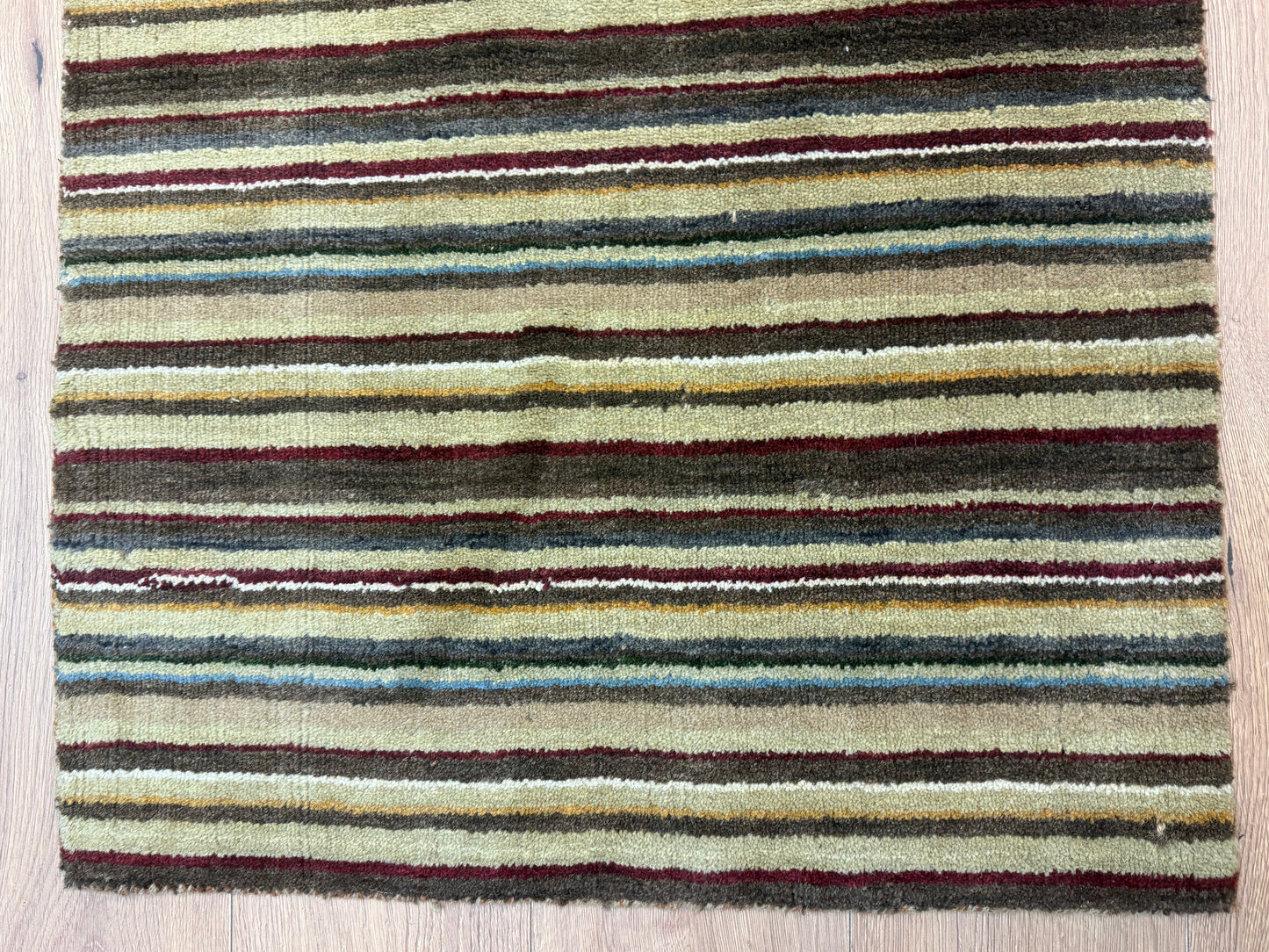 Perser Teppich Gabbeh – Handgeknüpft aus feiner Wolle – 142 x 72 cm