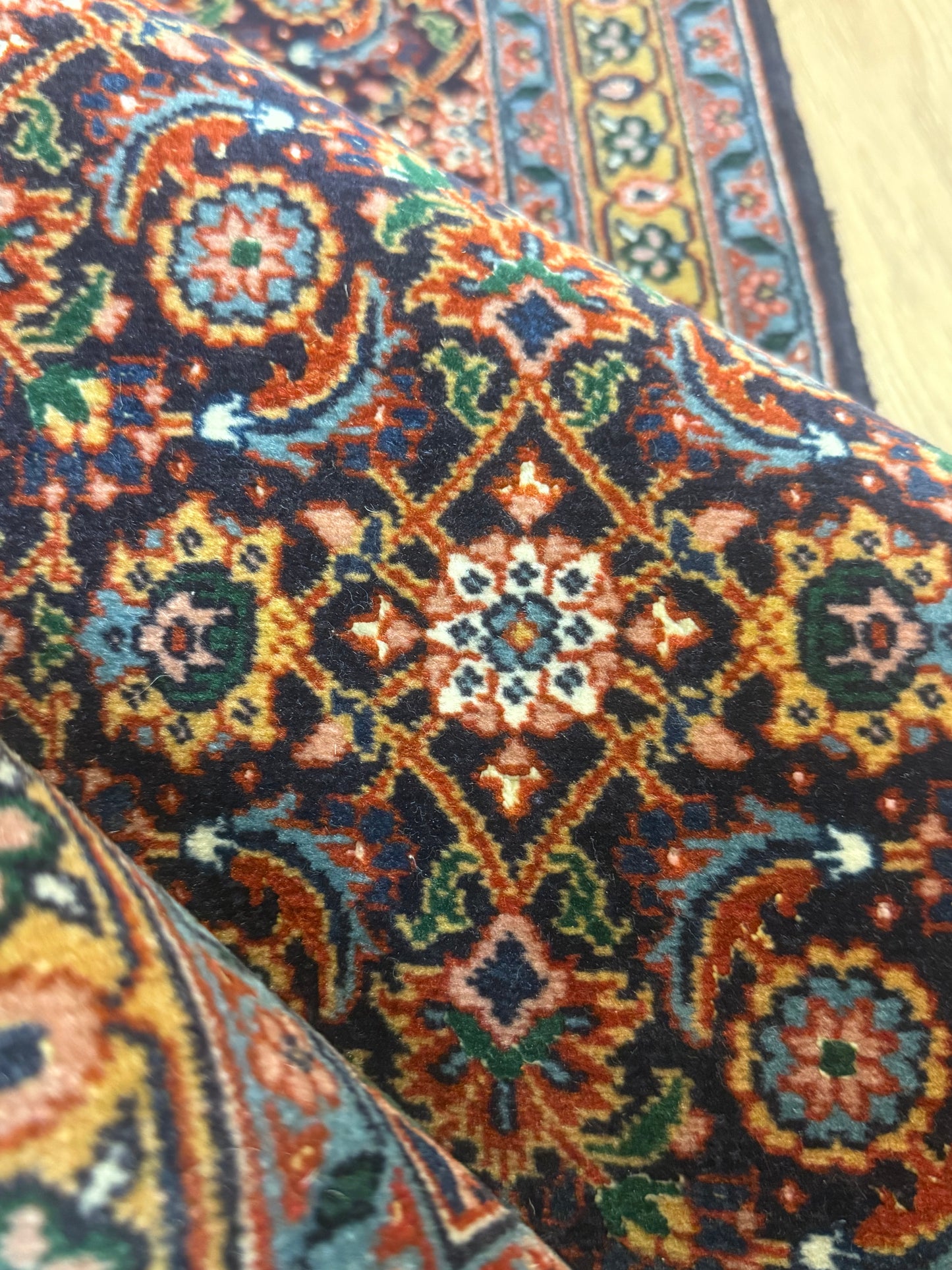 Perser Teppich Tabriz Handgeknüpft aus Korkwolle Seide 150x64 cm