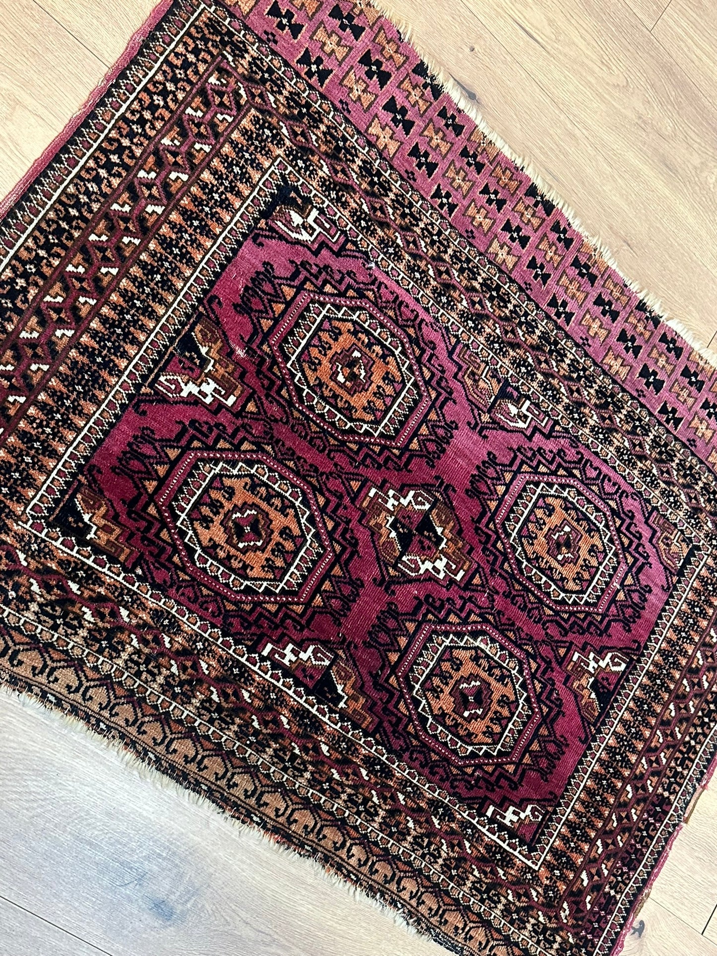 Antik Orientteppich handgeknüpft 120x88 cm Jomut Buchara naturfarben