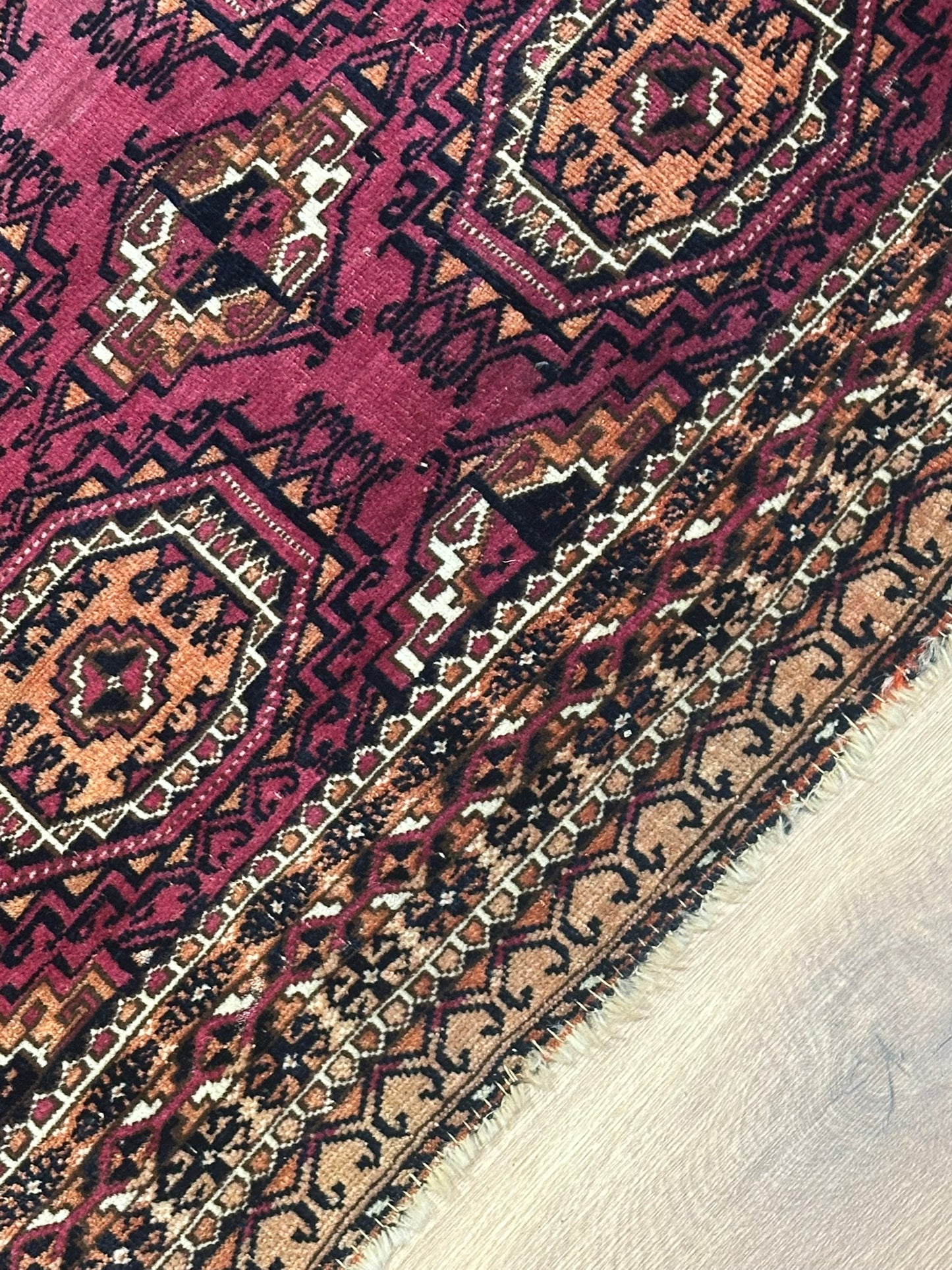 Antik Orientteppich handgeknüpft 120x88 cm Jomut Buchara naturfarben