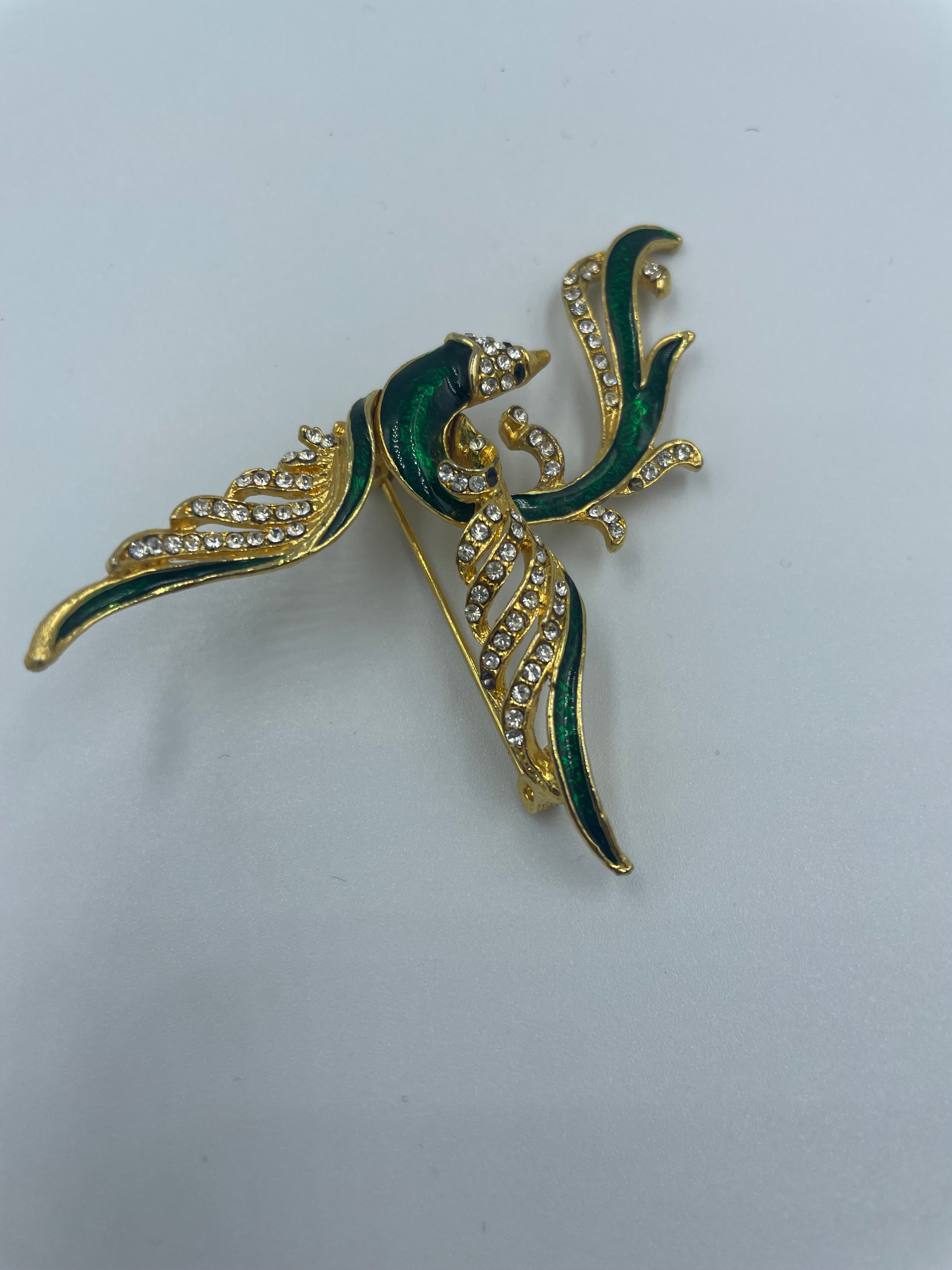 Strass Brosche Elegantes Vergoldetes Design – Gallery Jarrodi