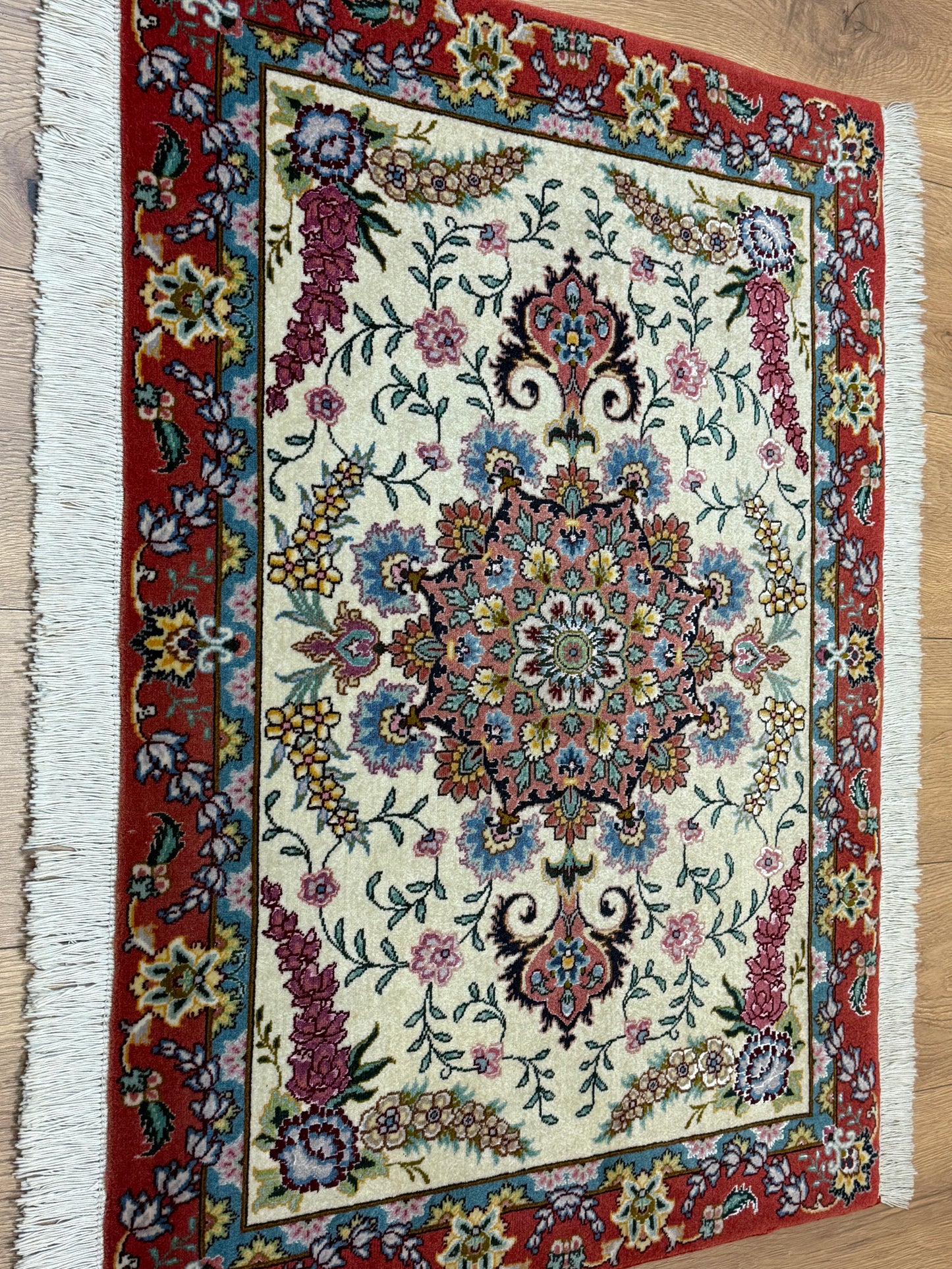 Orientteppich Täbriz Handgeknüpft Korkwolle mit Seide 69x90cm