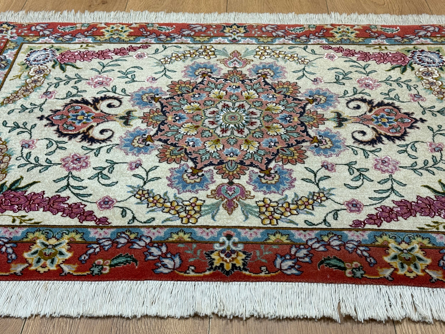 Orientteppich Täbriz Handgeknüpft Korkwolle mit Seide 69x90cm