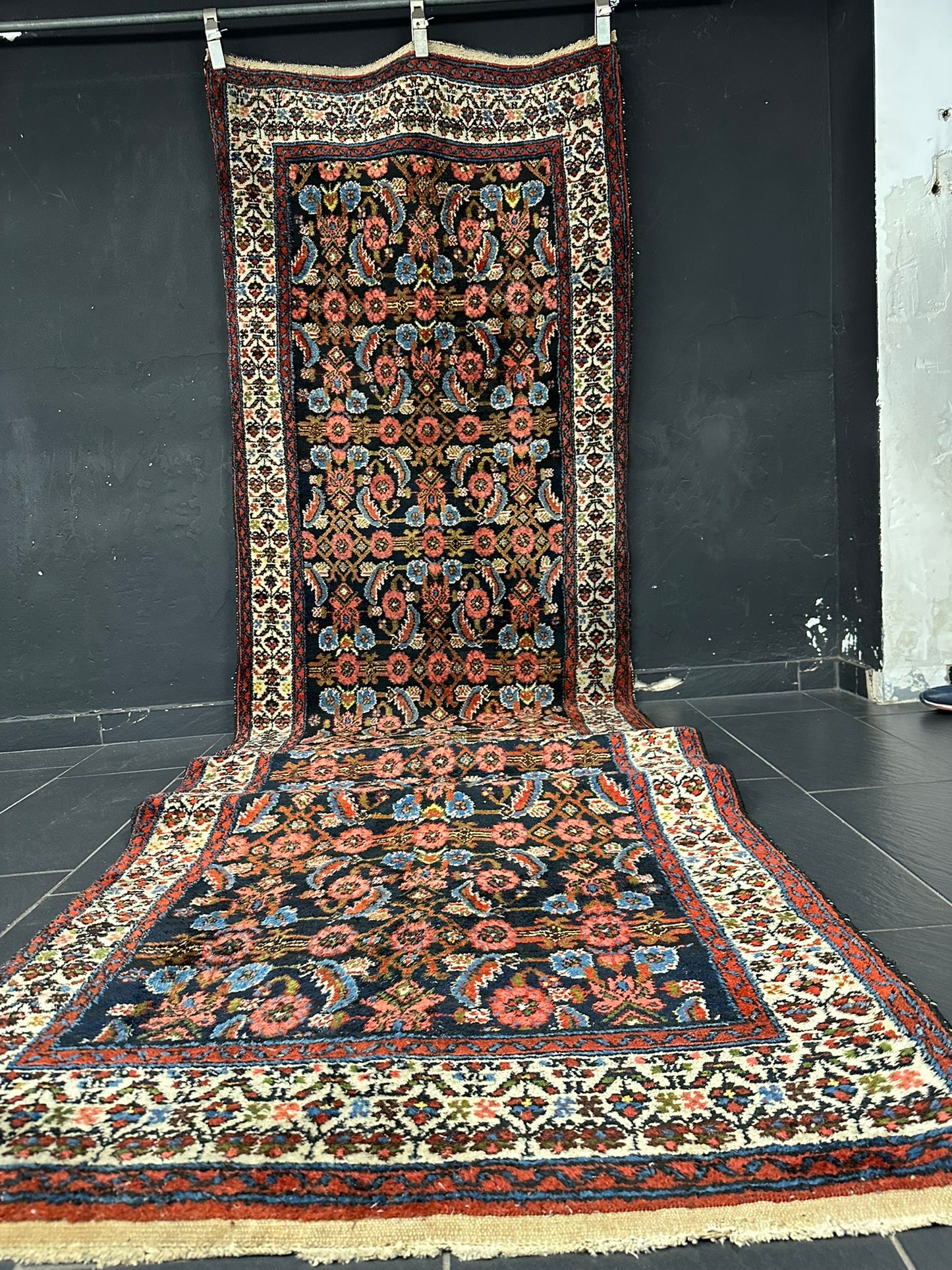 Antik Orientteppich handgeknüpft 390x103 cm Malayer Läufer naturfarben