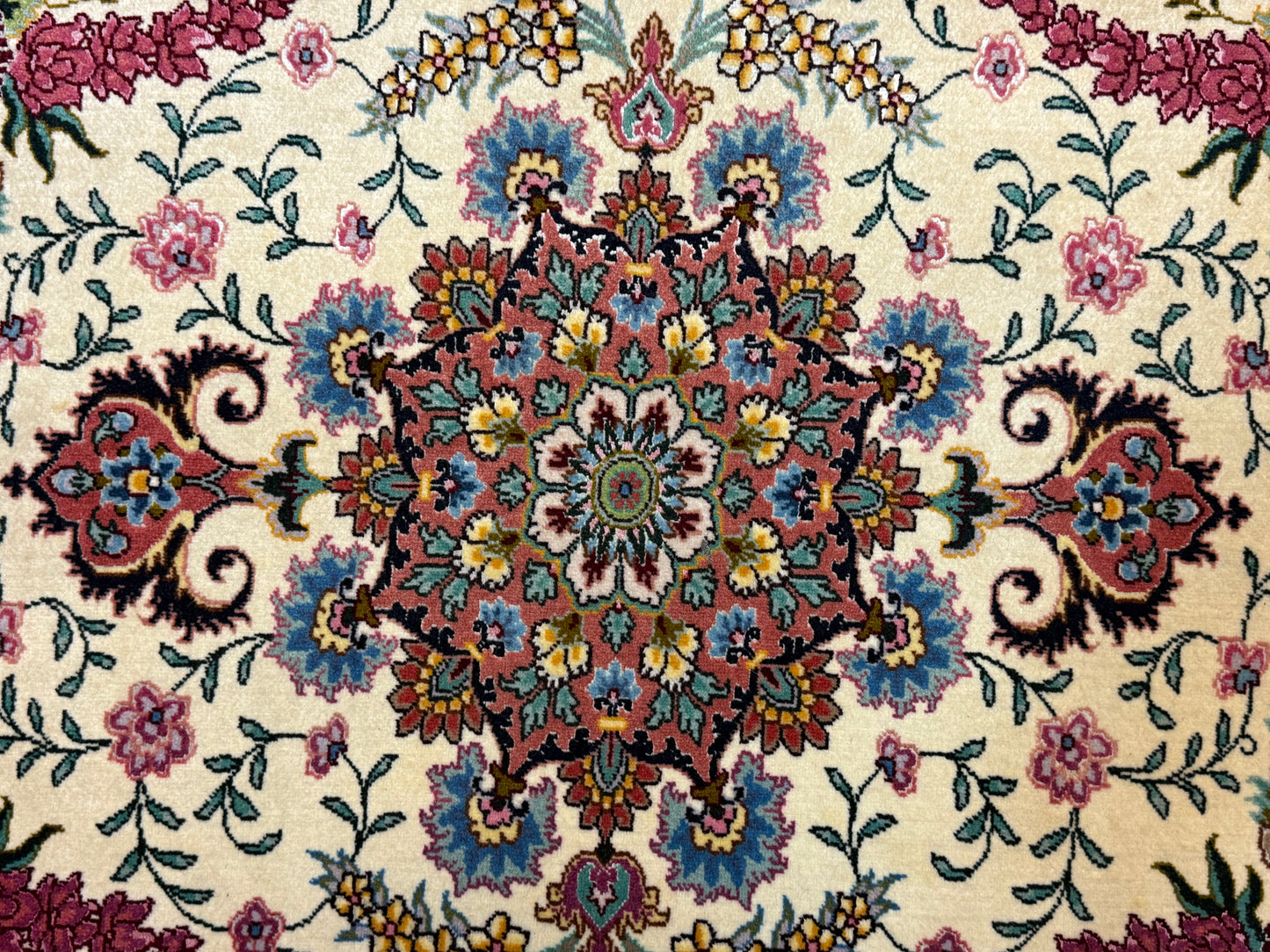 Orientteppich Täbriz Handgeknüpft Korkwolle mit Seide 69x90cm