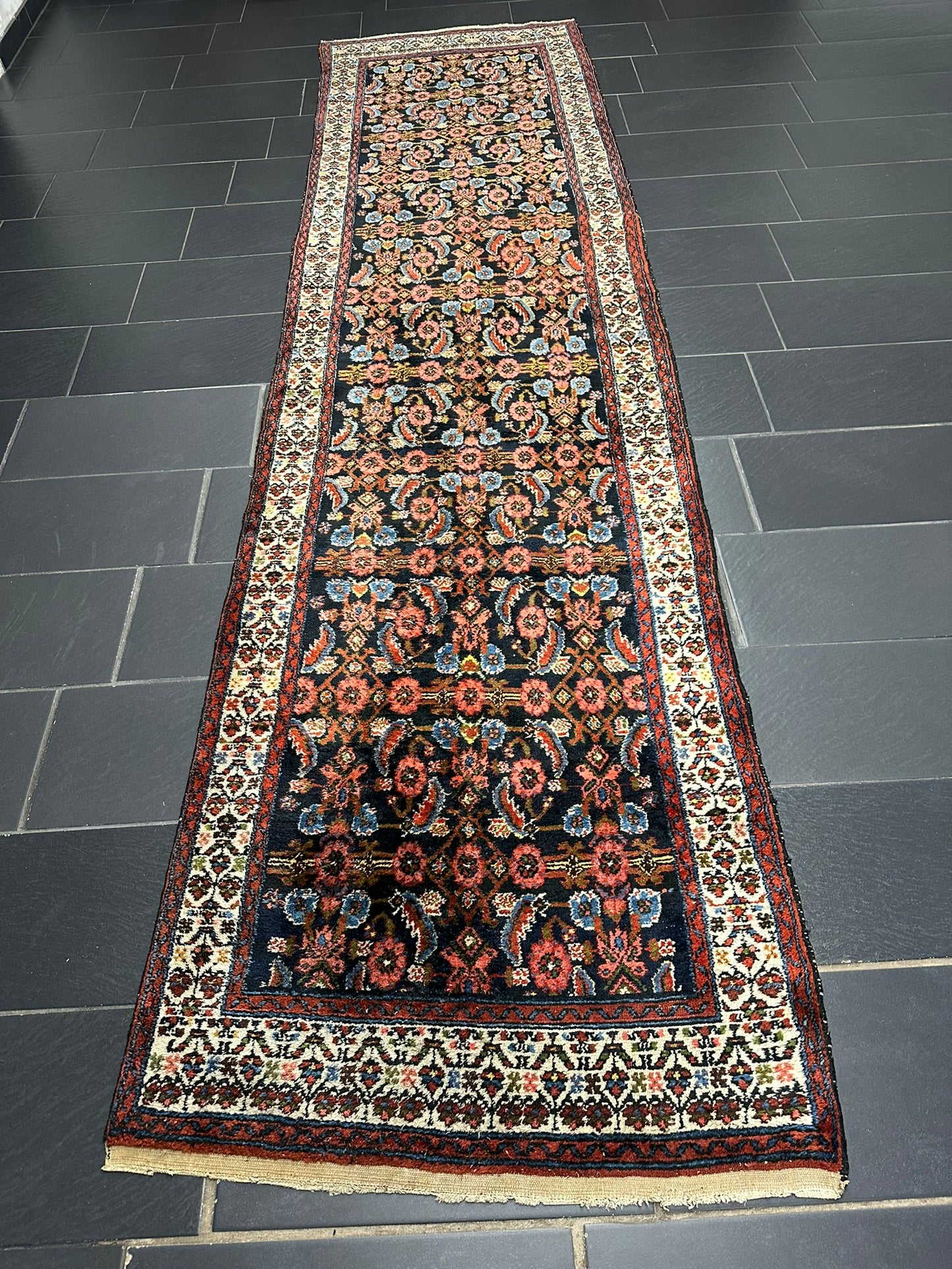 Antik Orientteppich handgeknüpft 390x103 cm Malayer Läufer naturfarben