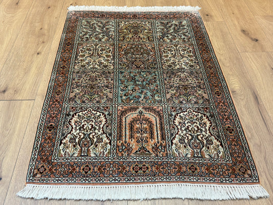 Orientteppich Kaschmir – Handgeknüpft aus Naturseide, Feldermotiv, 80 x 120 cm