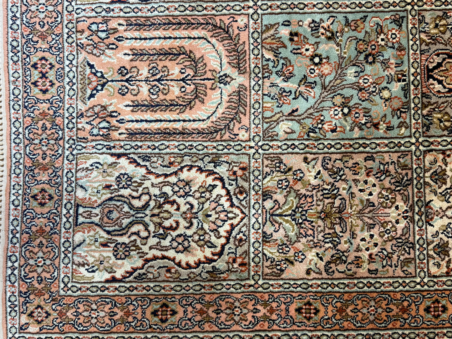 Orientteppich Kaschmir – Handgeknüpft aus Naturseide, Feldermotiv, 80 x 120 cm