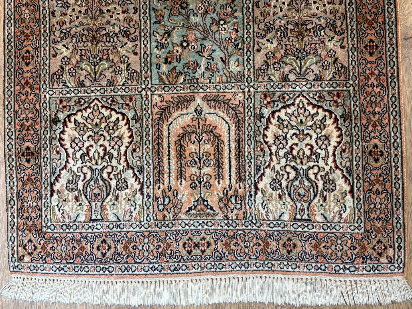 Orientteppich Kaschmir – Handgeknüpft aus Naturseide, Feldermotiv, 80 x 120 cm