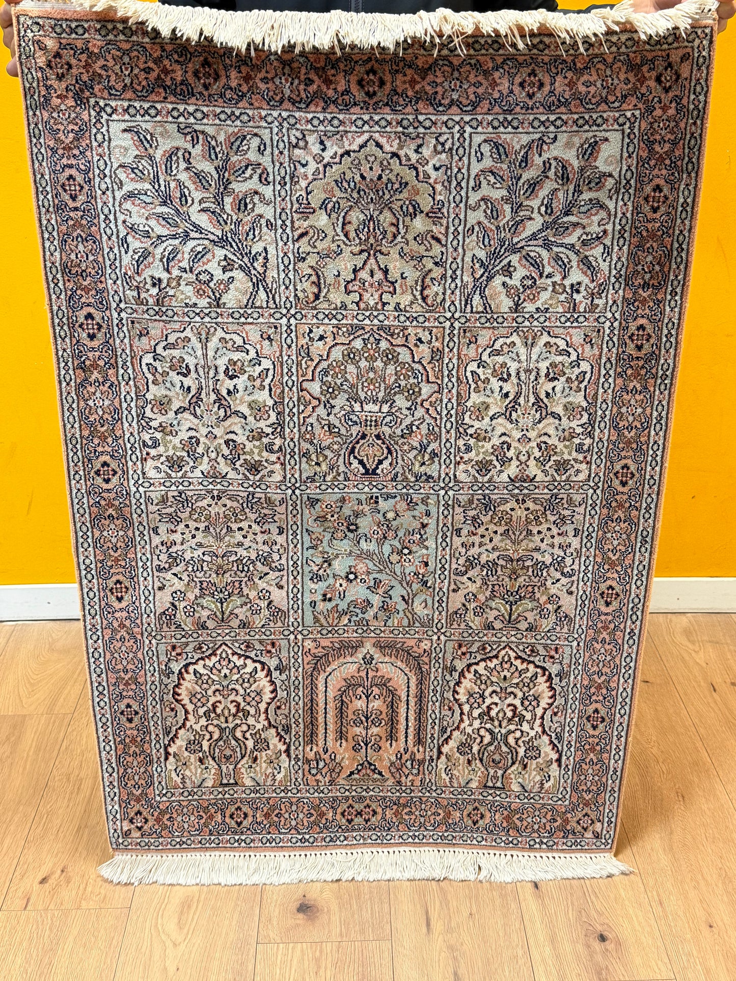 Orientteppich Kaschmir – Handgeknüpft aus Naturseide, Feldermotiv, 80 x 120 cm