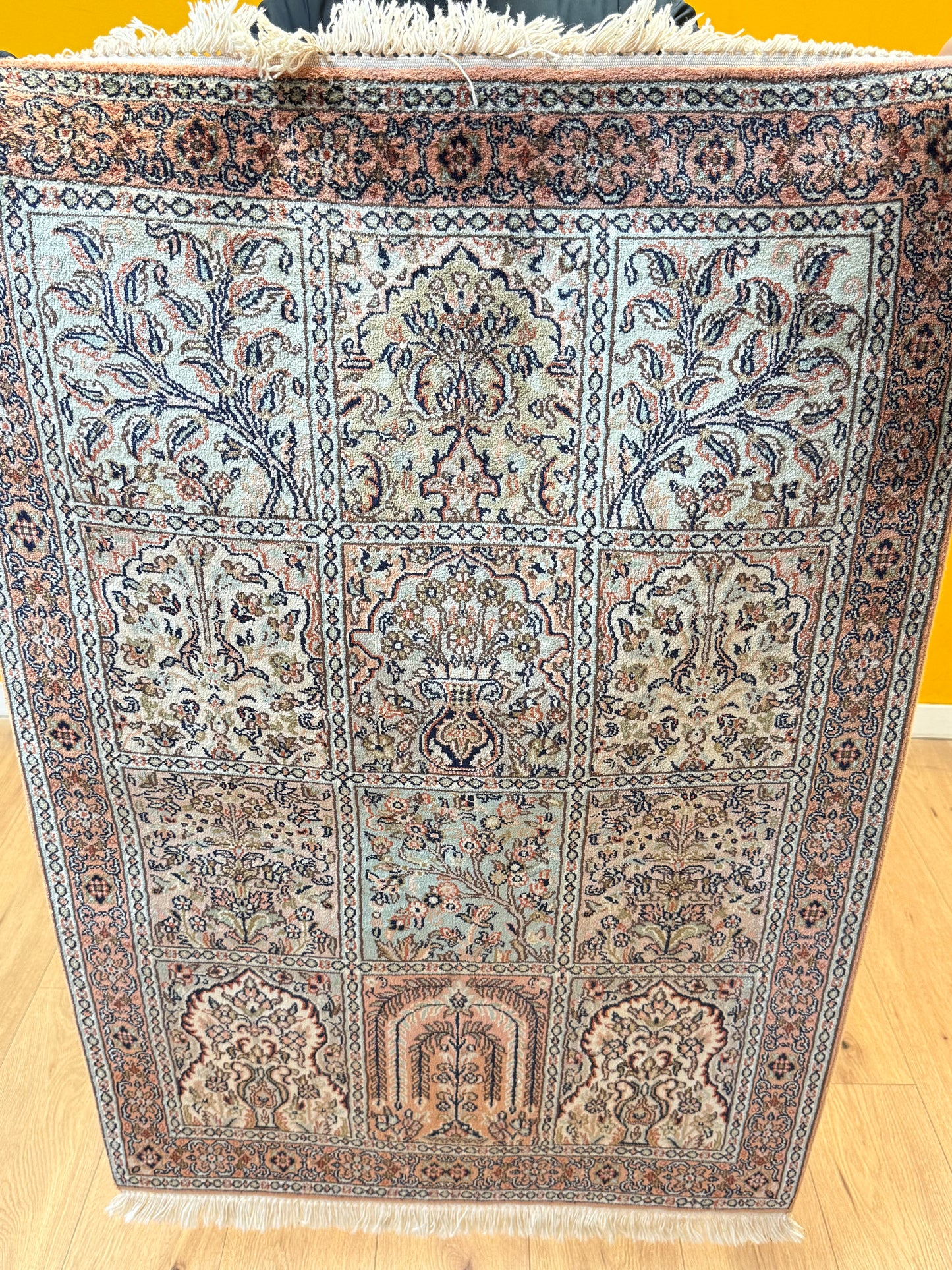 Orientteppich Kaschmir – Handgeknüpft aus Naturseide, Feldermotiv, 80 x 120 cm