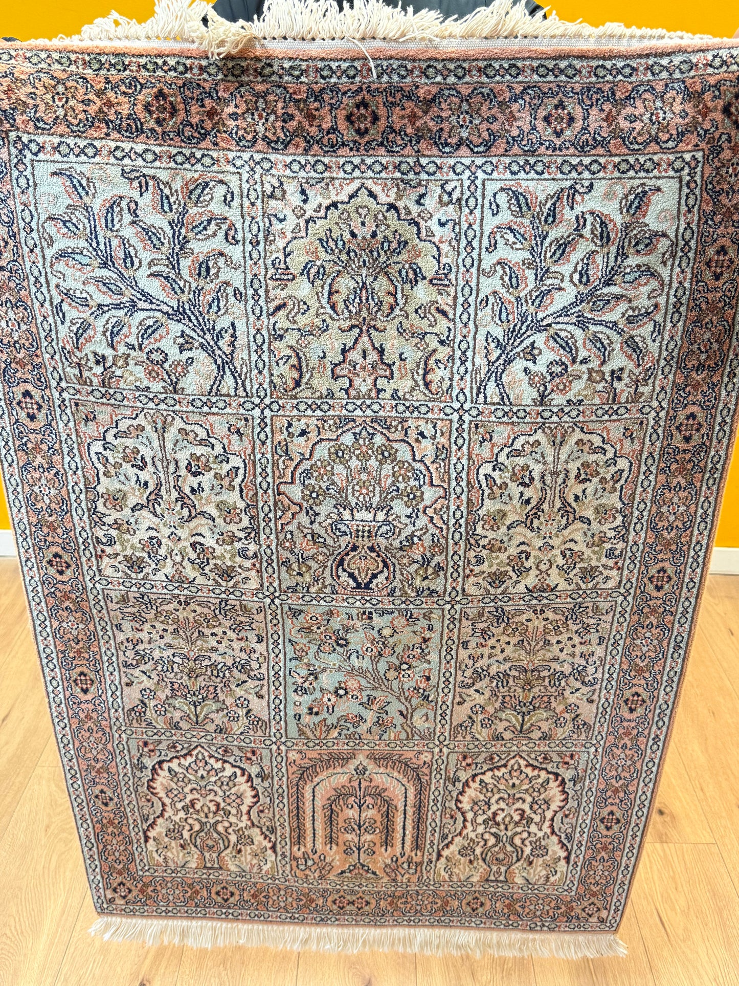 Orientteppich Kaschmir – Handgeknüpft aus Naturseide, Feldermotiv, 80 x 120 cm