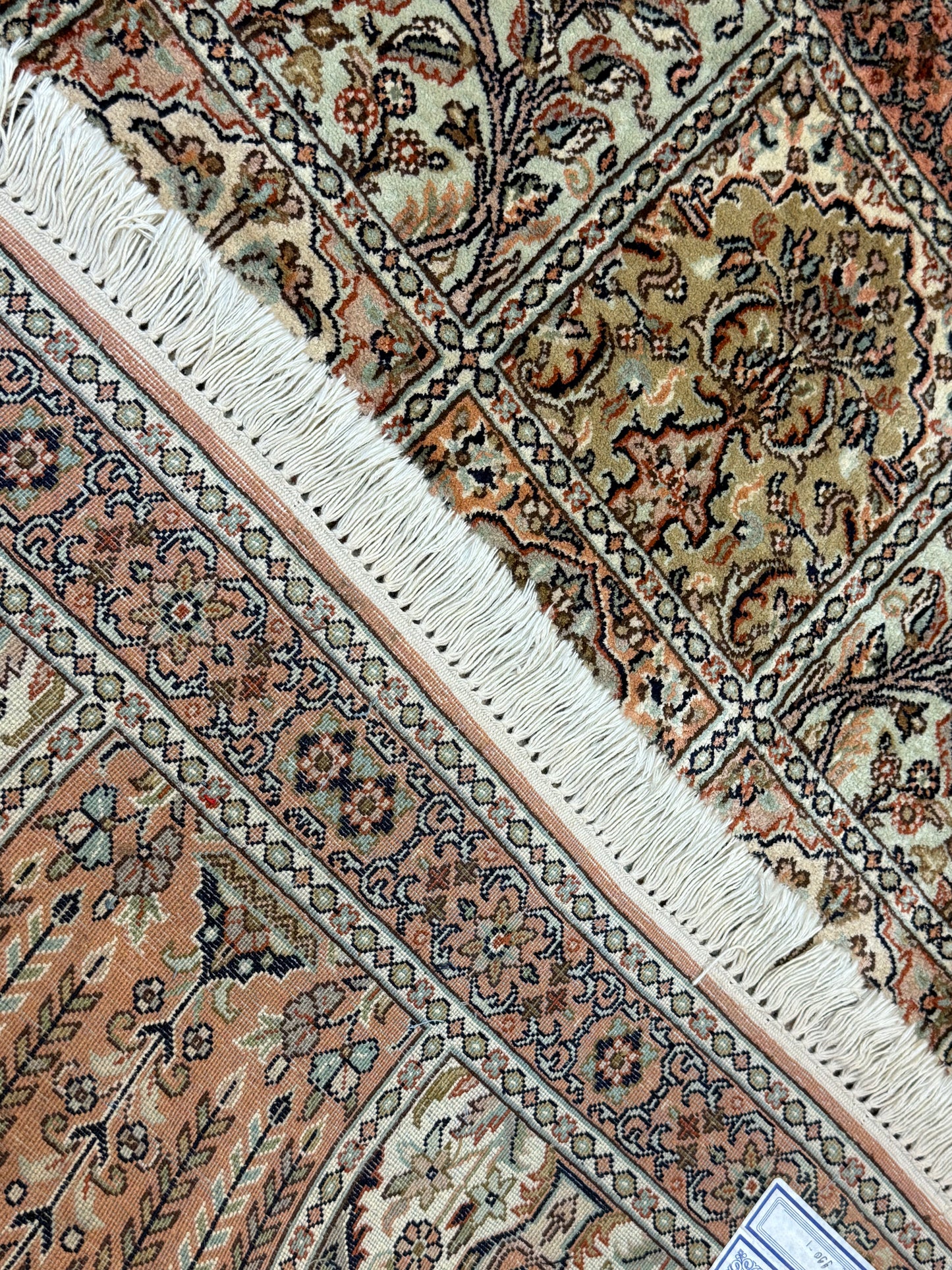 Orientteppich Kaschmir – Handgeknüpft aus Naturseide, Feldermotiv, 80 x 120 cm