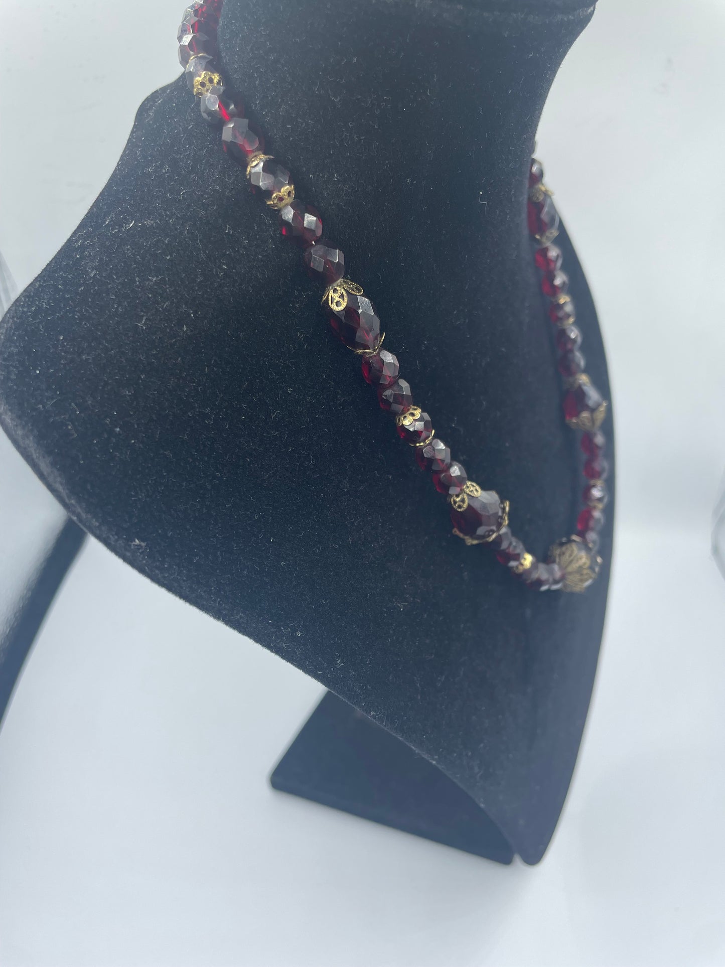 Vergoldete kette mit Granat